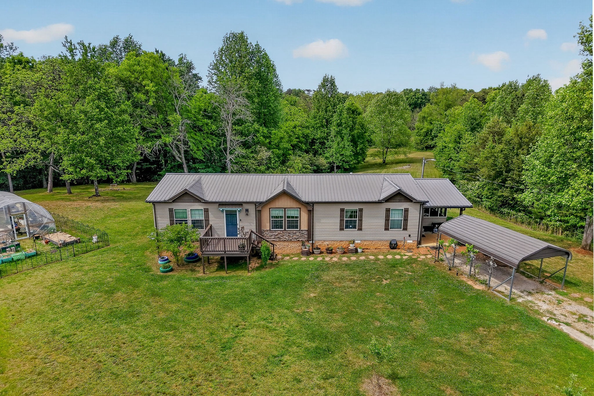 160 Apple Blossom ln