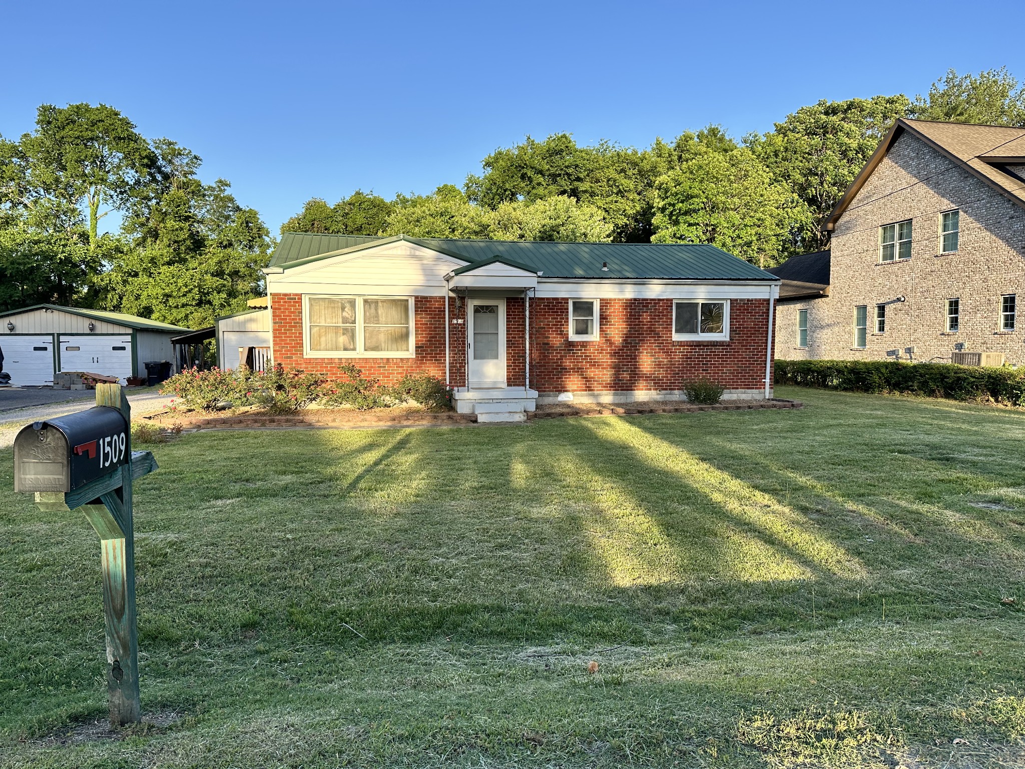 1509 Sunset Dr