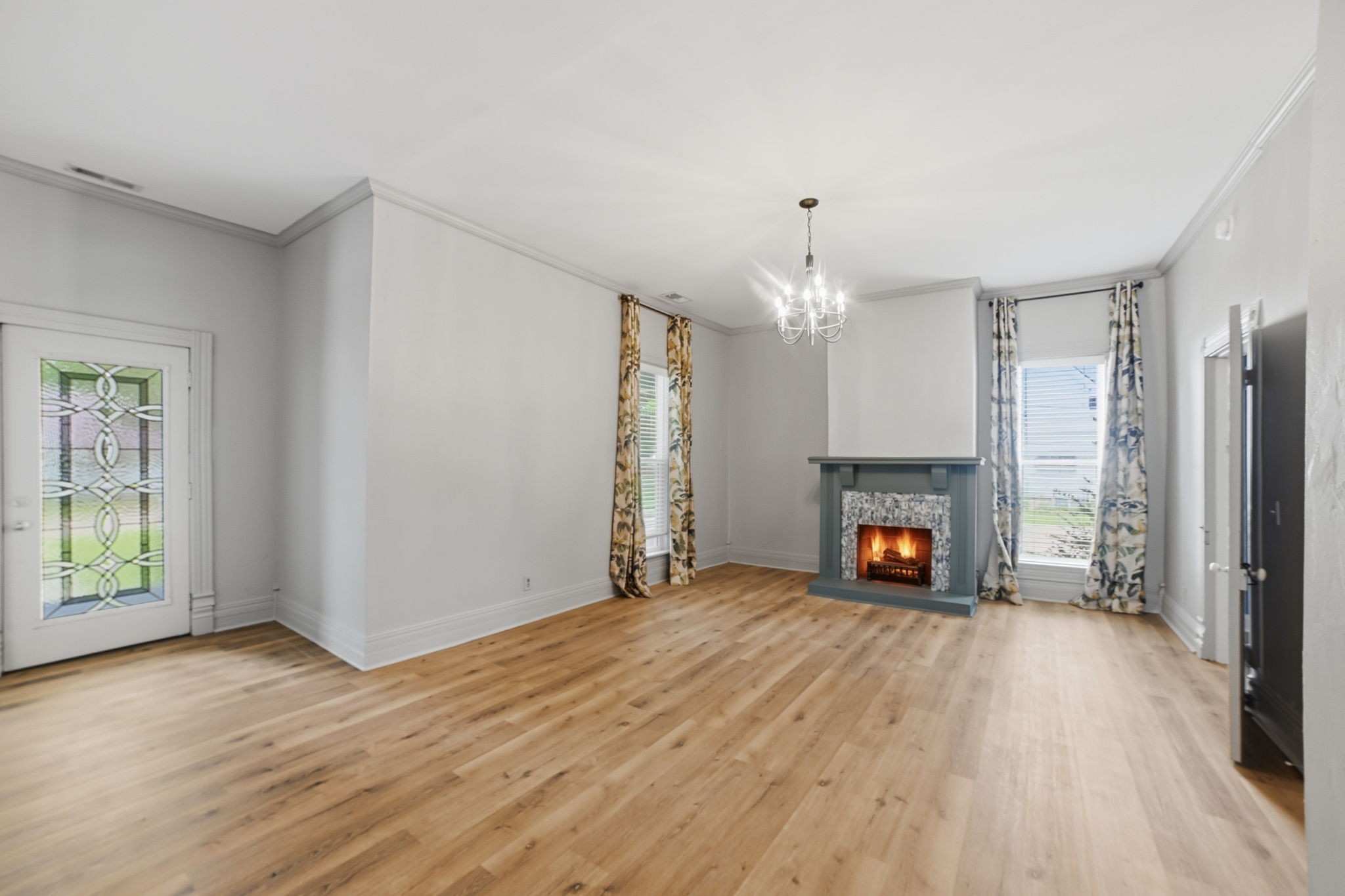 113 White St