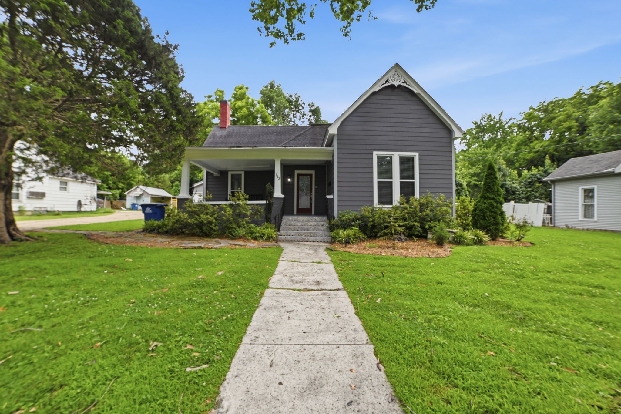 113 White St