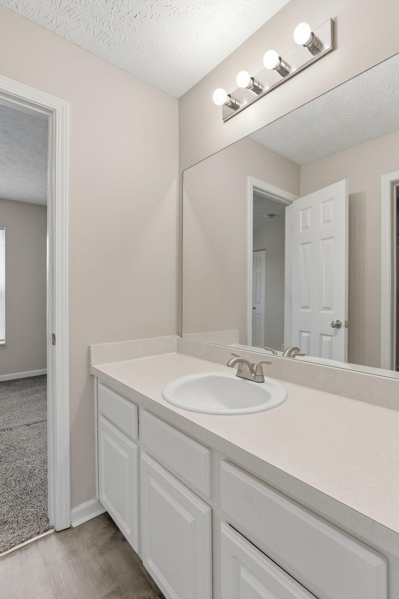2212 Crescent Valley Ln