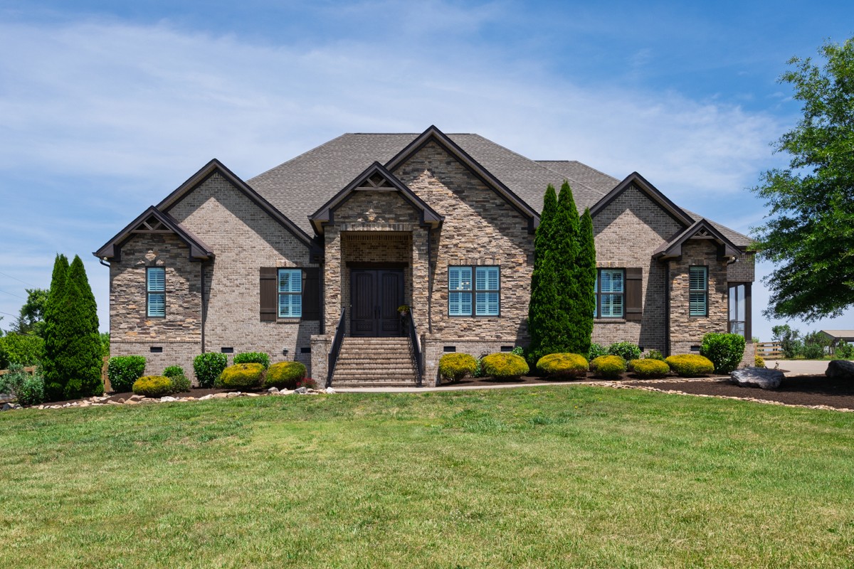 1196 Liberty Ln
