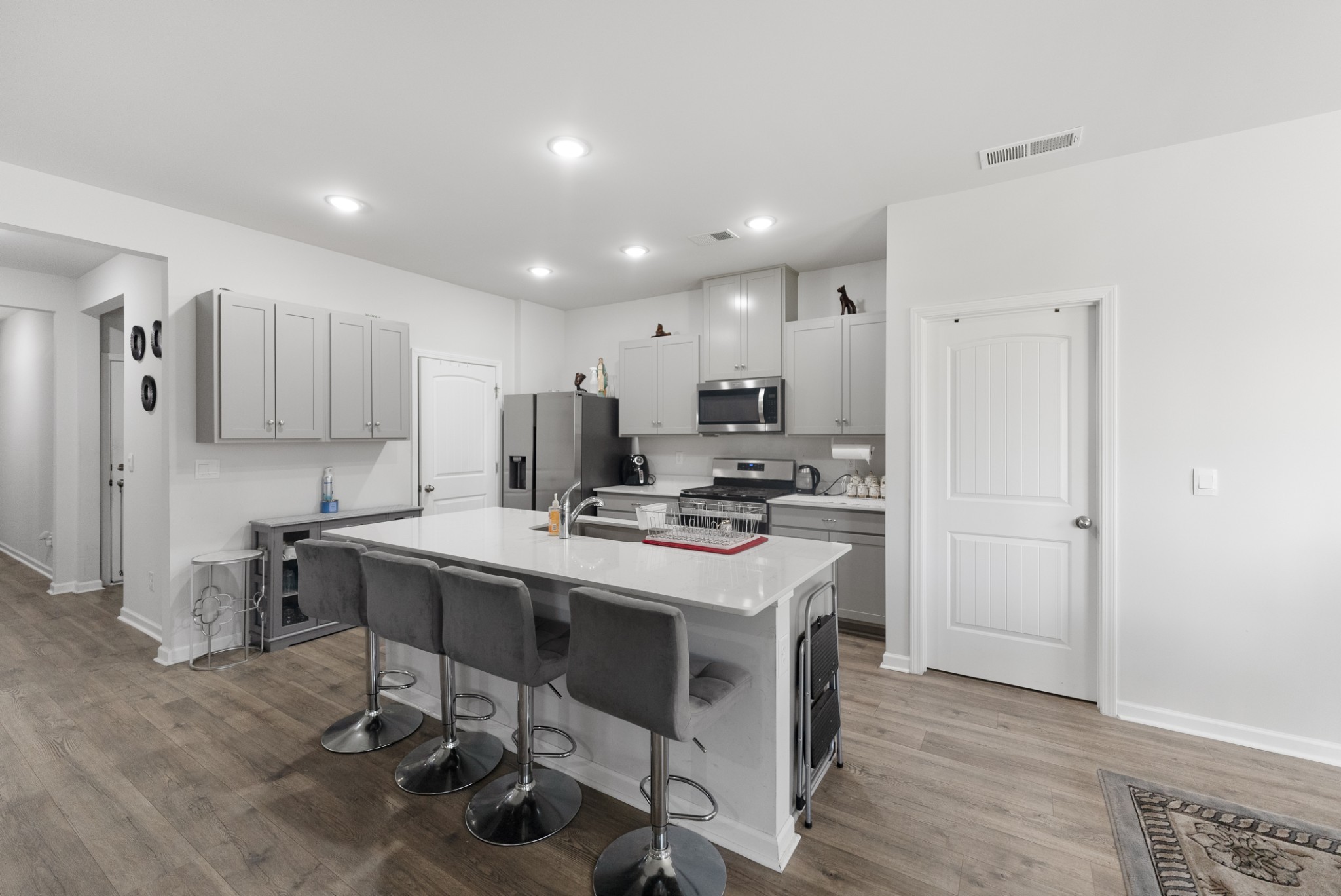 4237 Miranda Pl