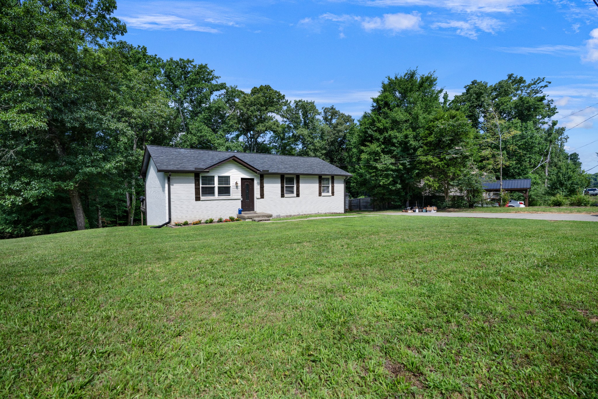 412 Hilltop Dr