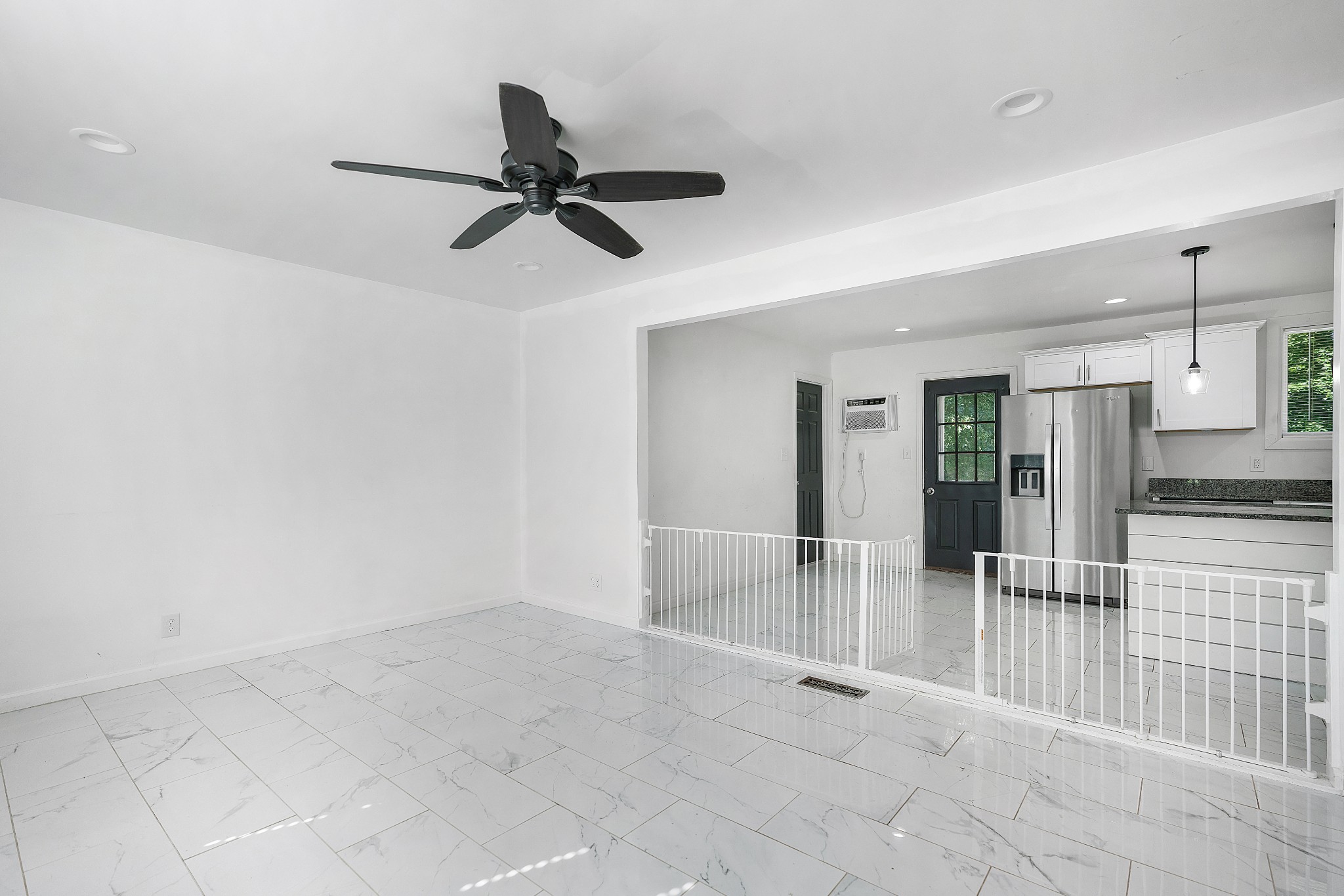 412 Hilltop Dr