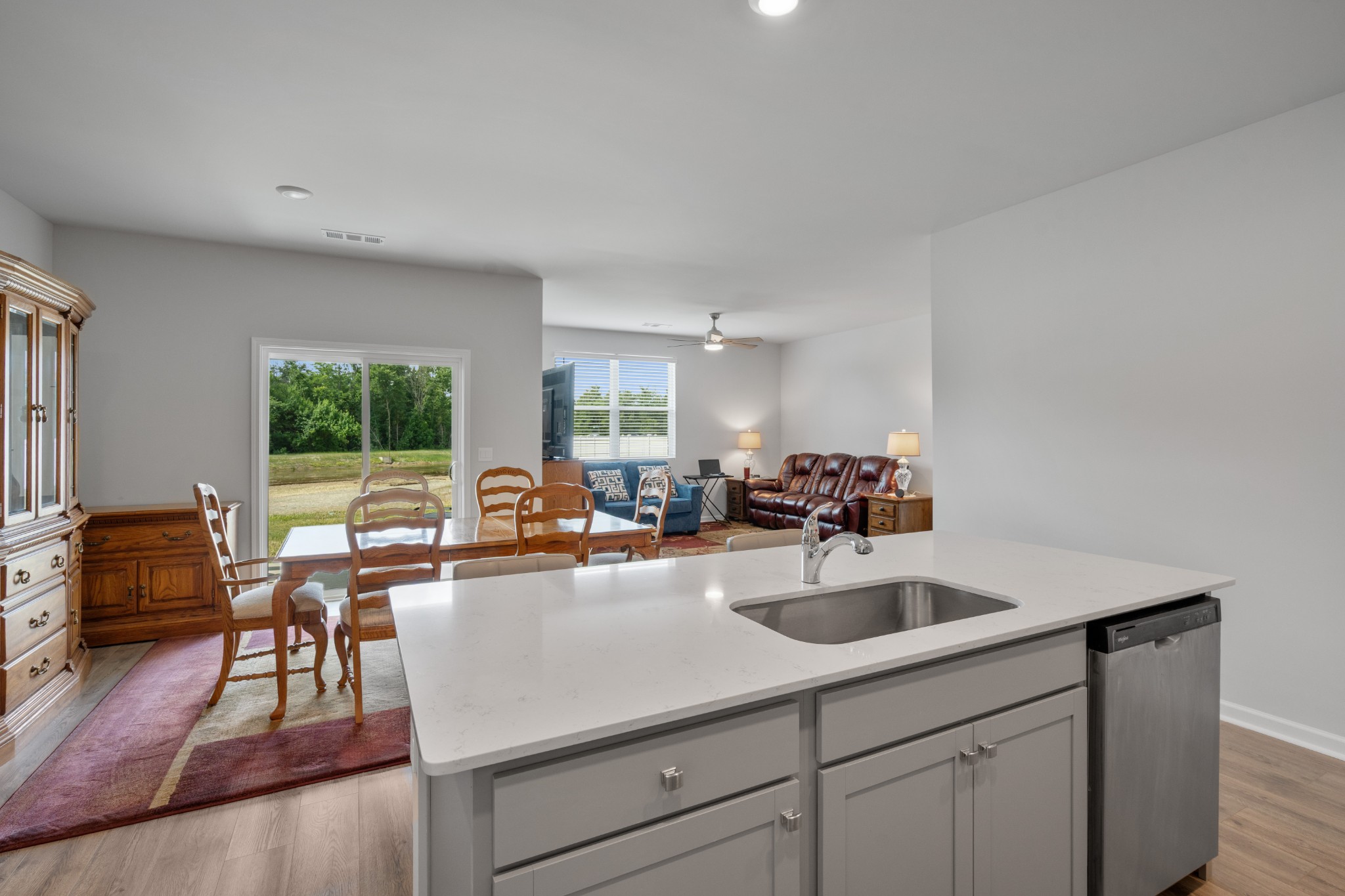 1504 Dove Dr