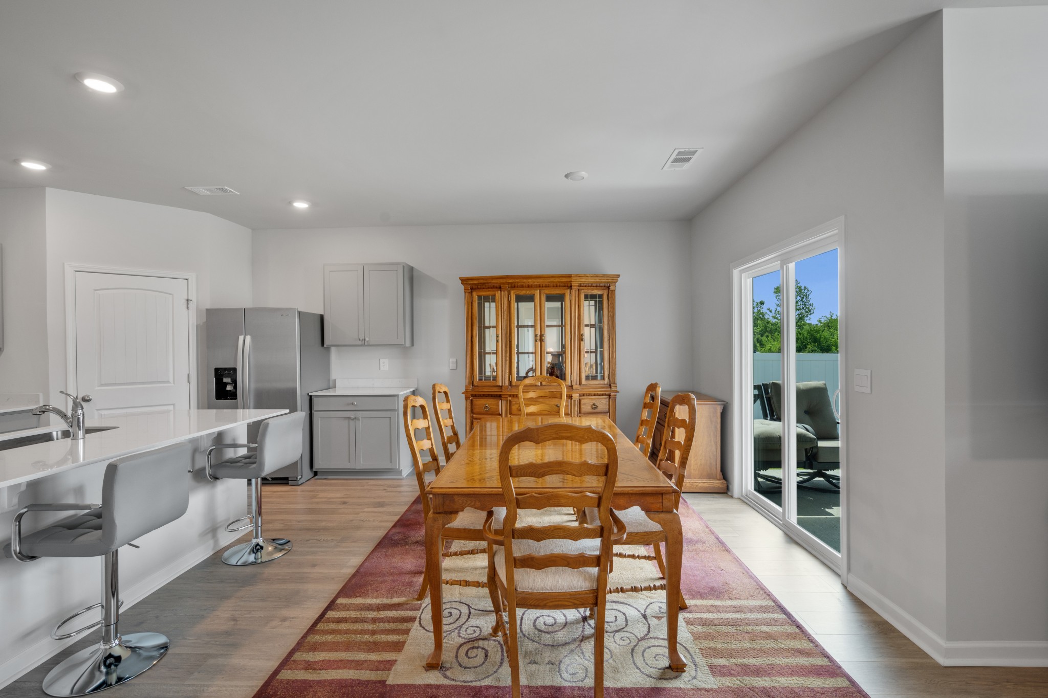 1504 Dove Dr