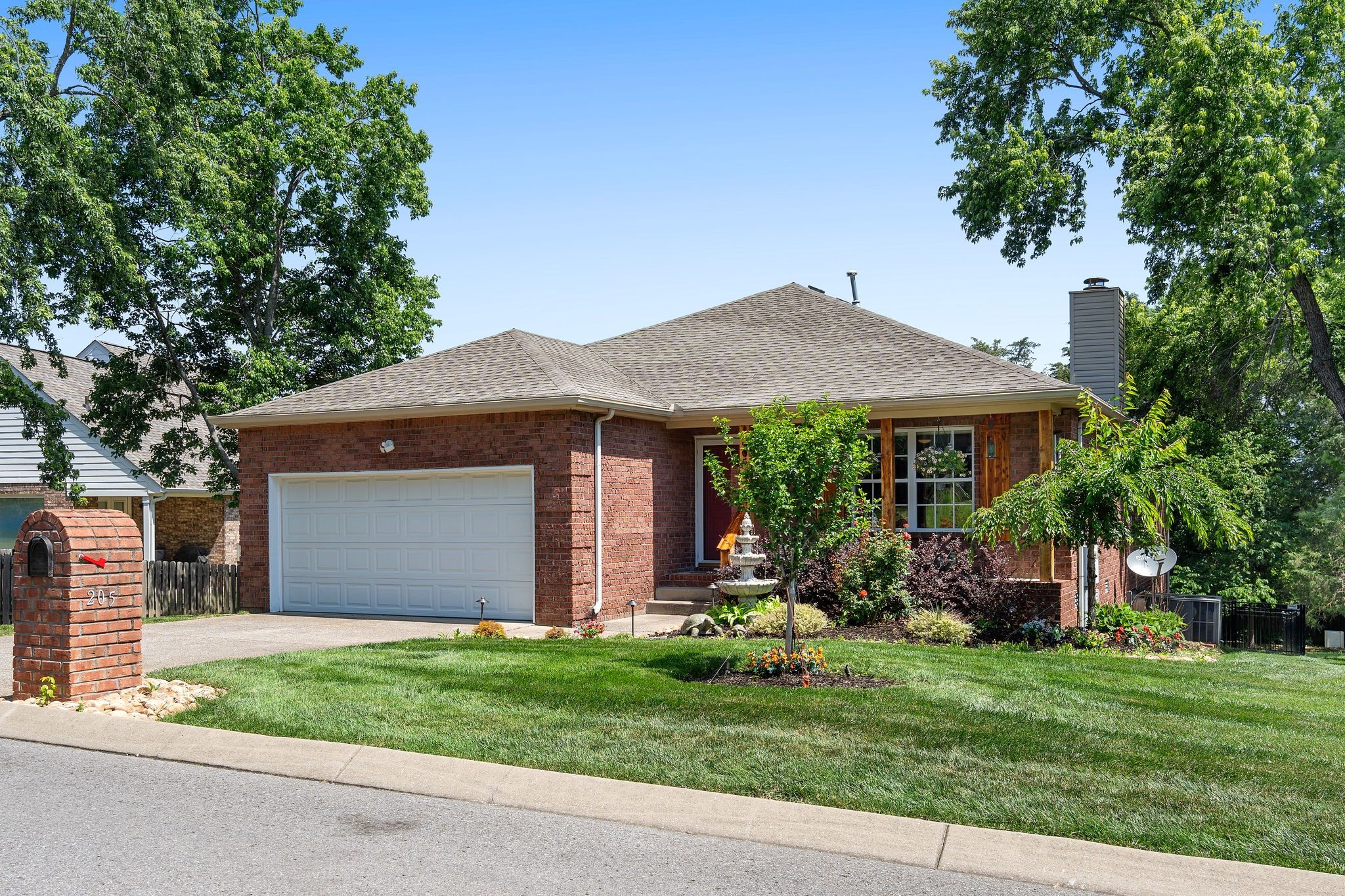 205 Waterview Dr