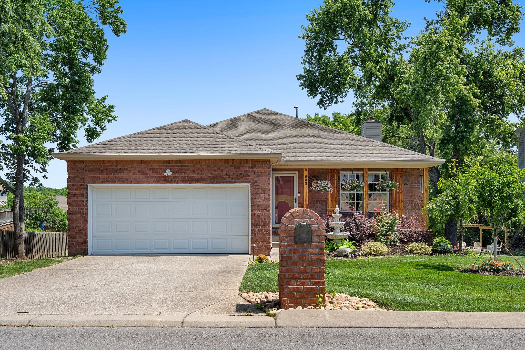 205 Waterview Dr