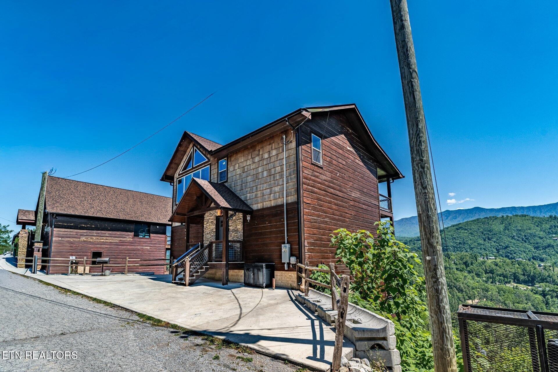 218 Pinnacle Drive