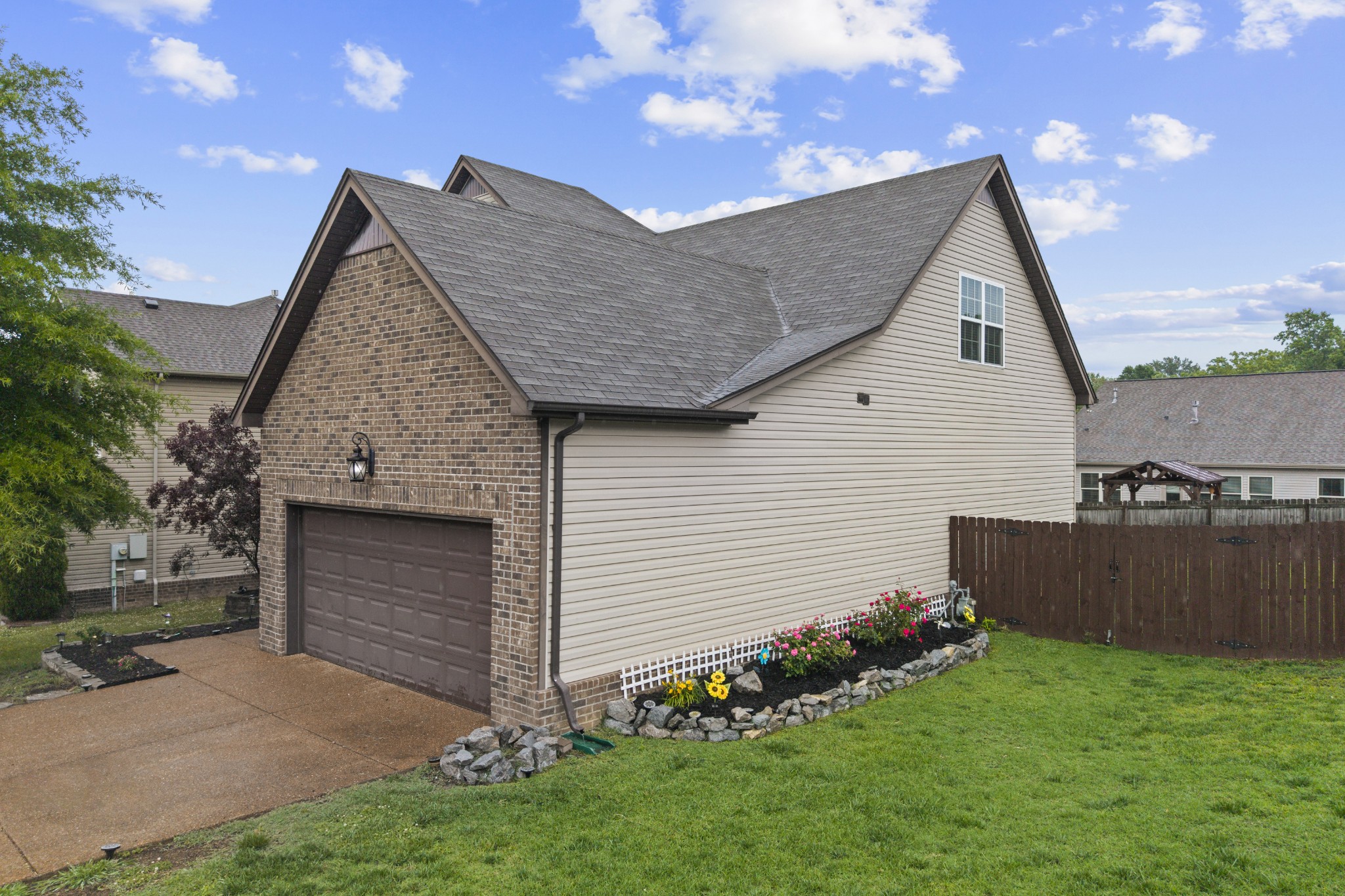 874 Daybreak Dr