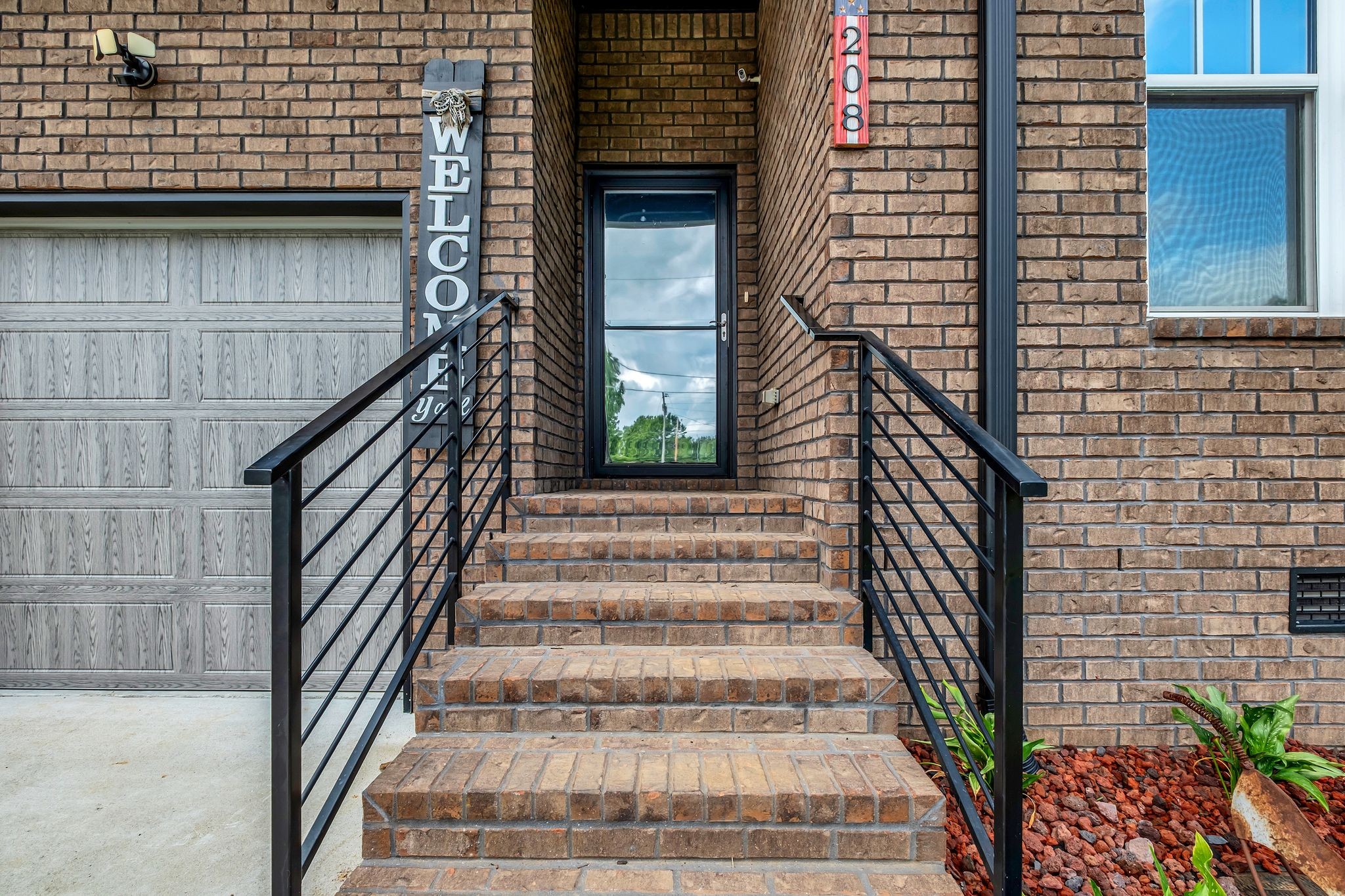208 Freedom Dr