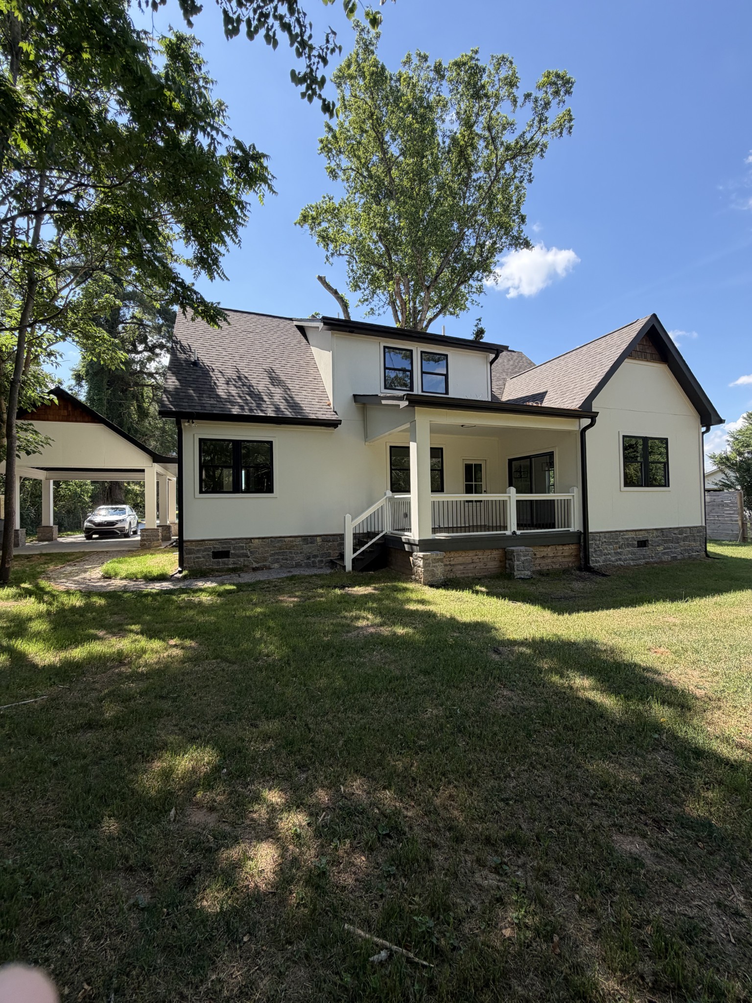 404 Boyd Ave