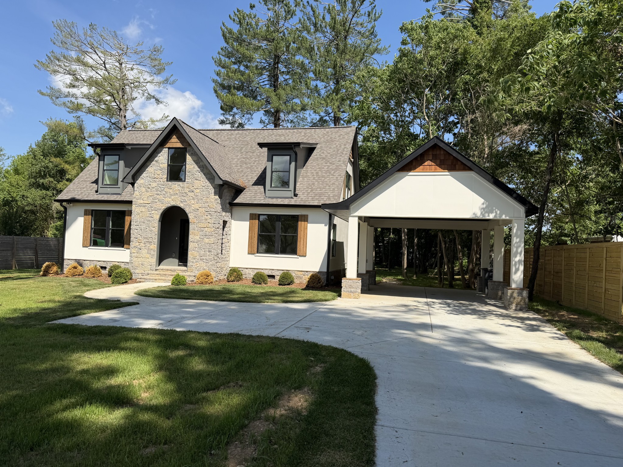 404 Boyd Ave
