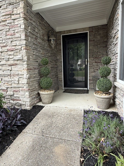 825 Browns Ln