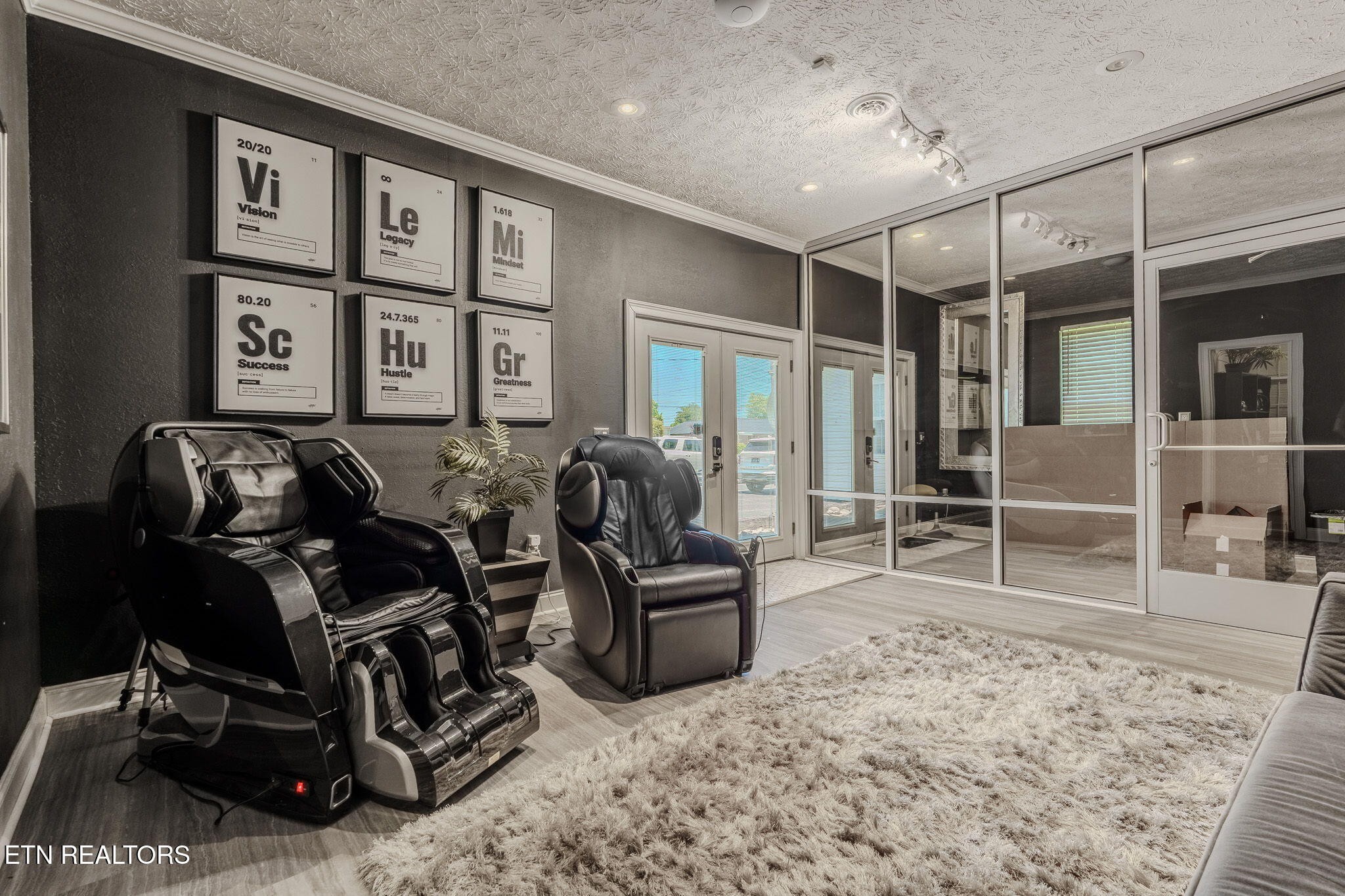 526 Belle Ave