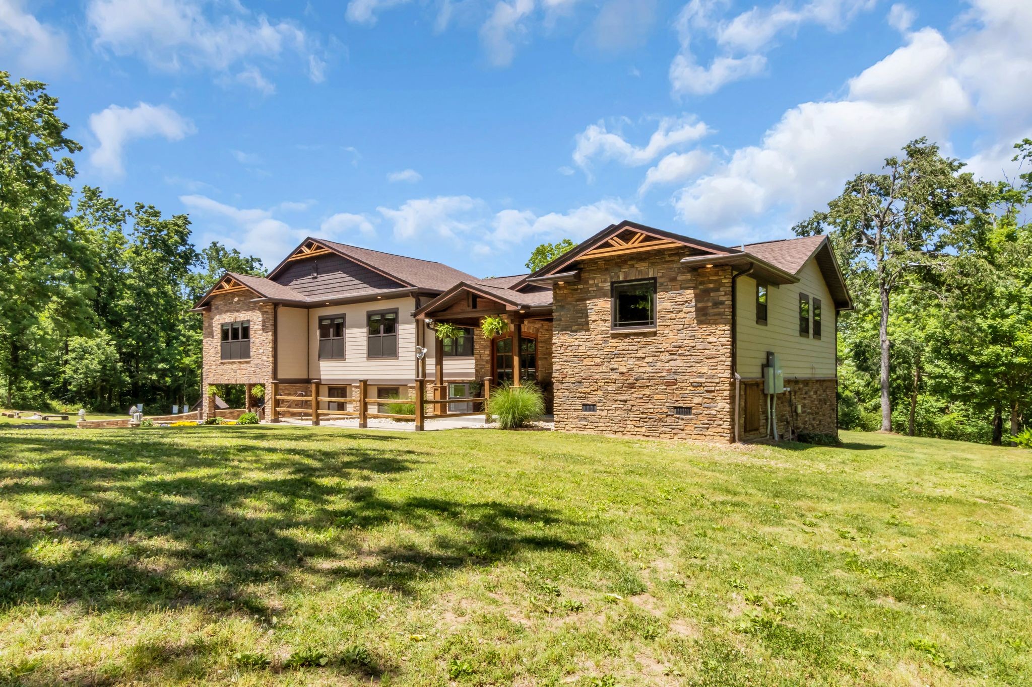 3639 Laura Ridge Rd
