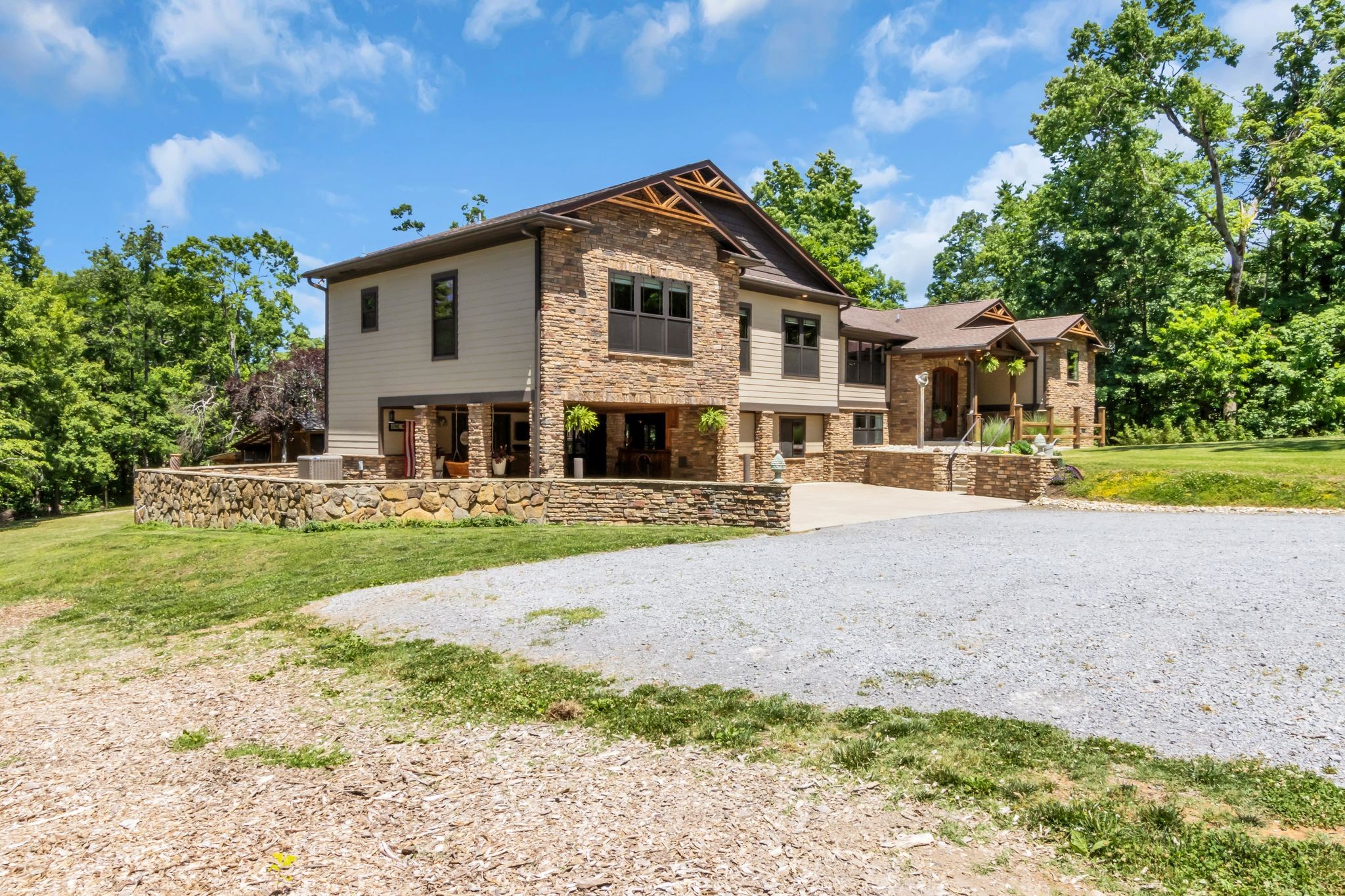 3639 Laura Ridge Rd