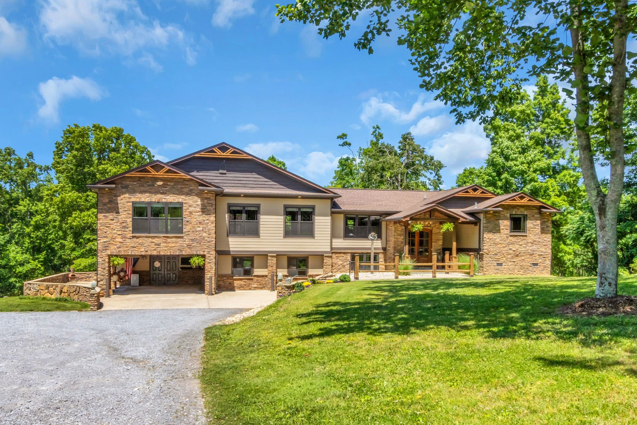 3639 Laura Ridge Rd