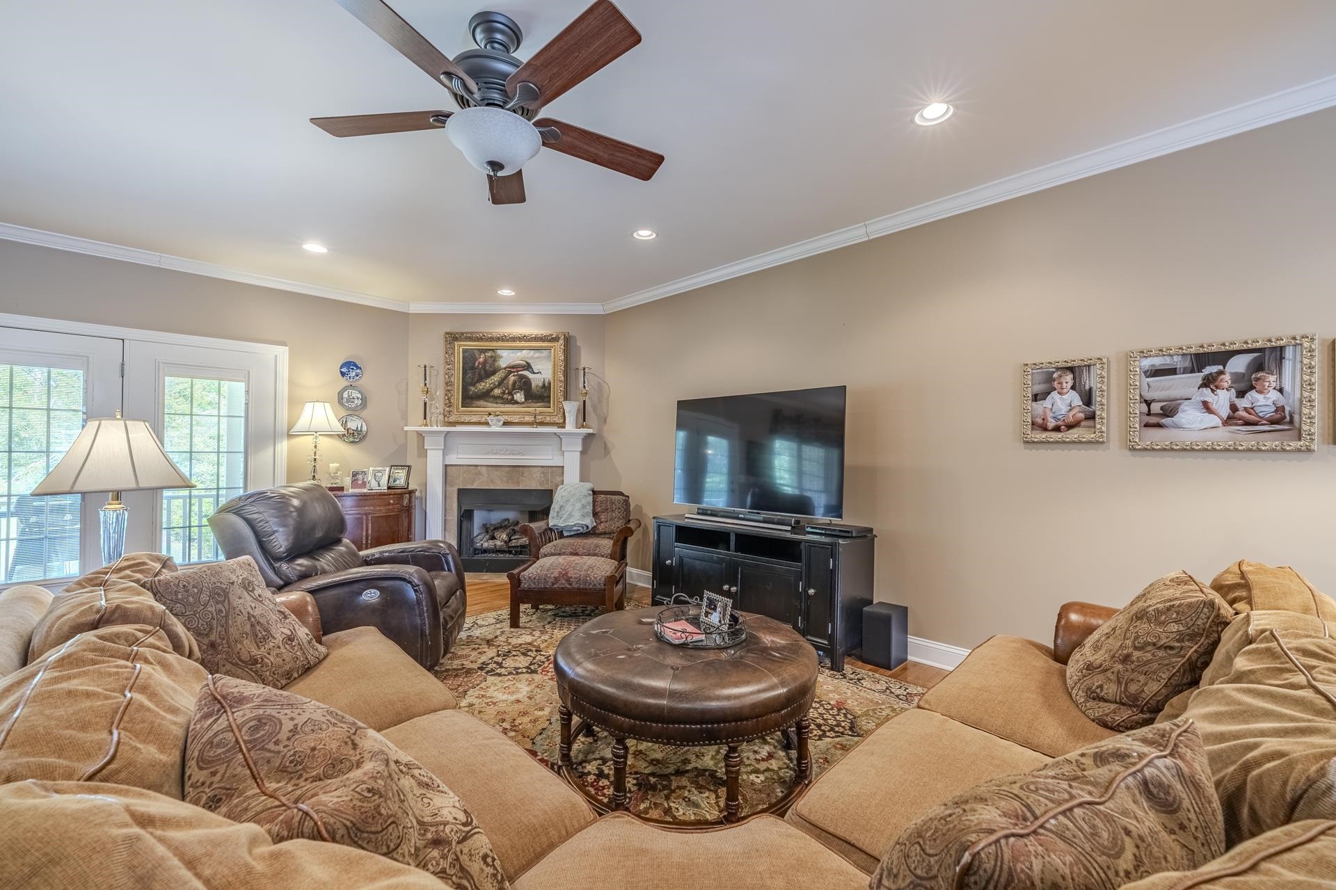 670 BOWEN DR