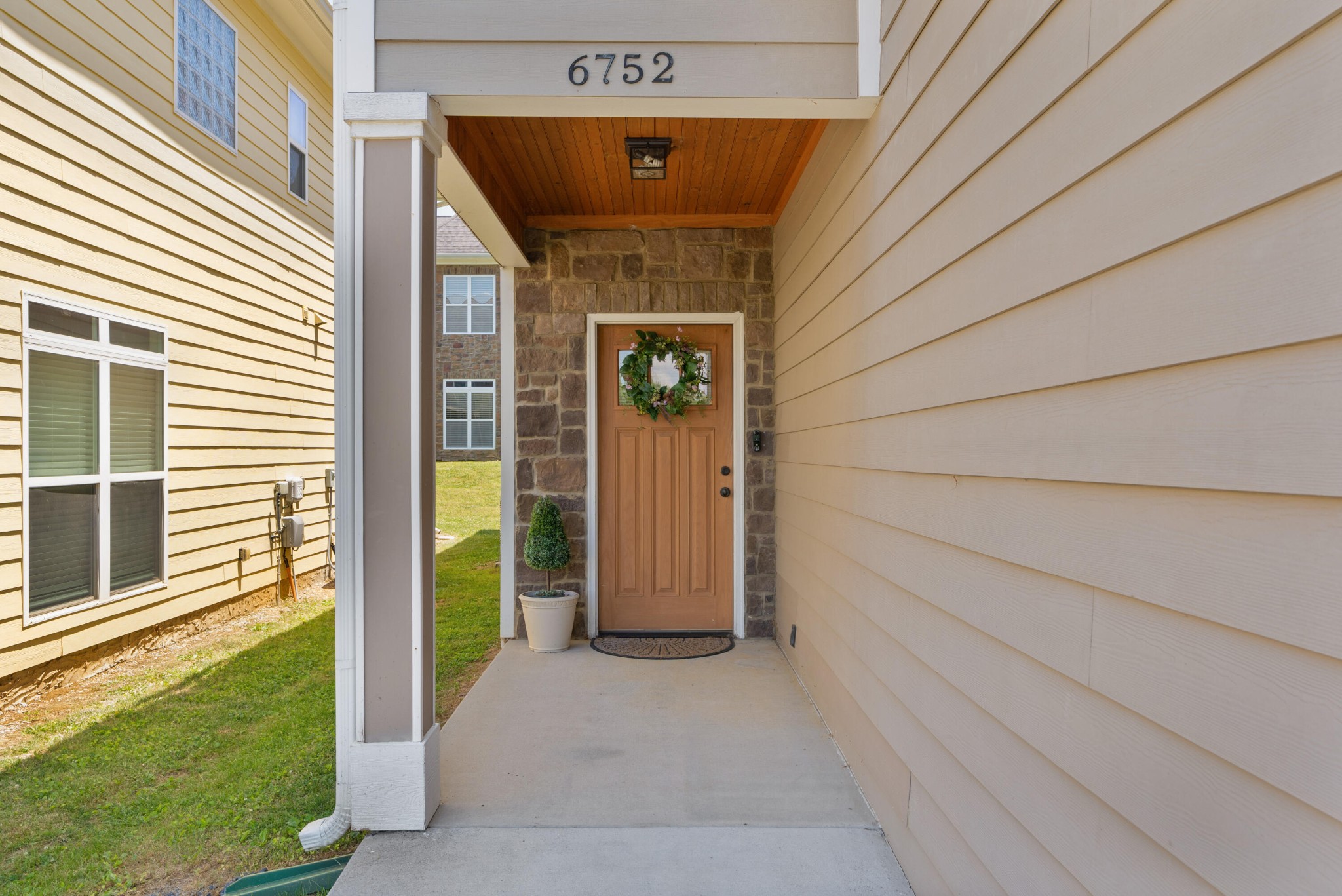6752 Palms Court