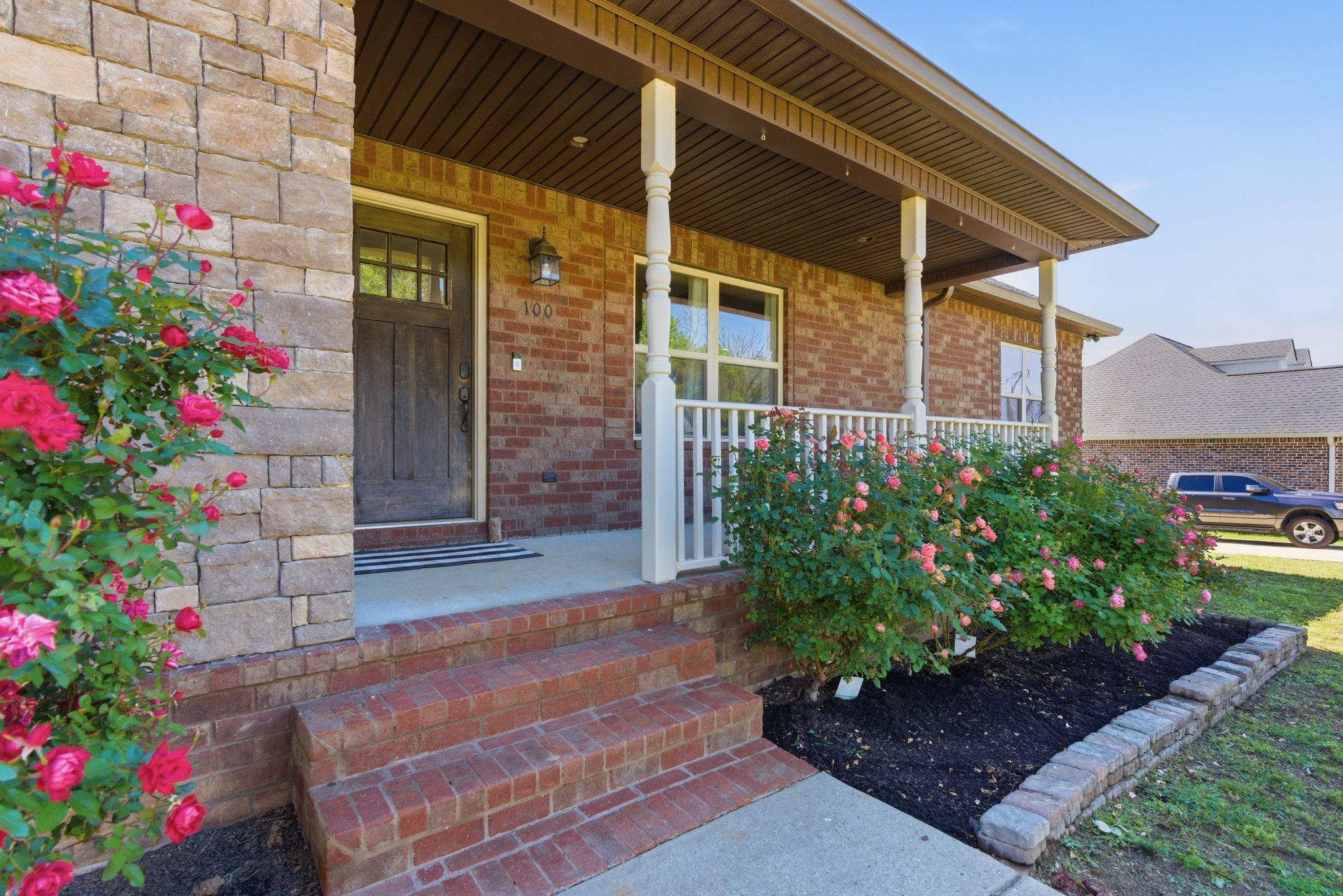 100 Mockingbird Ln