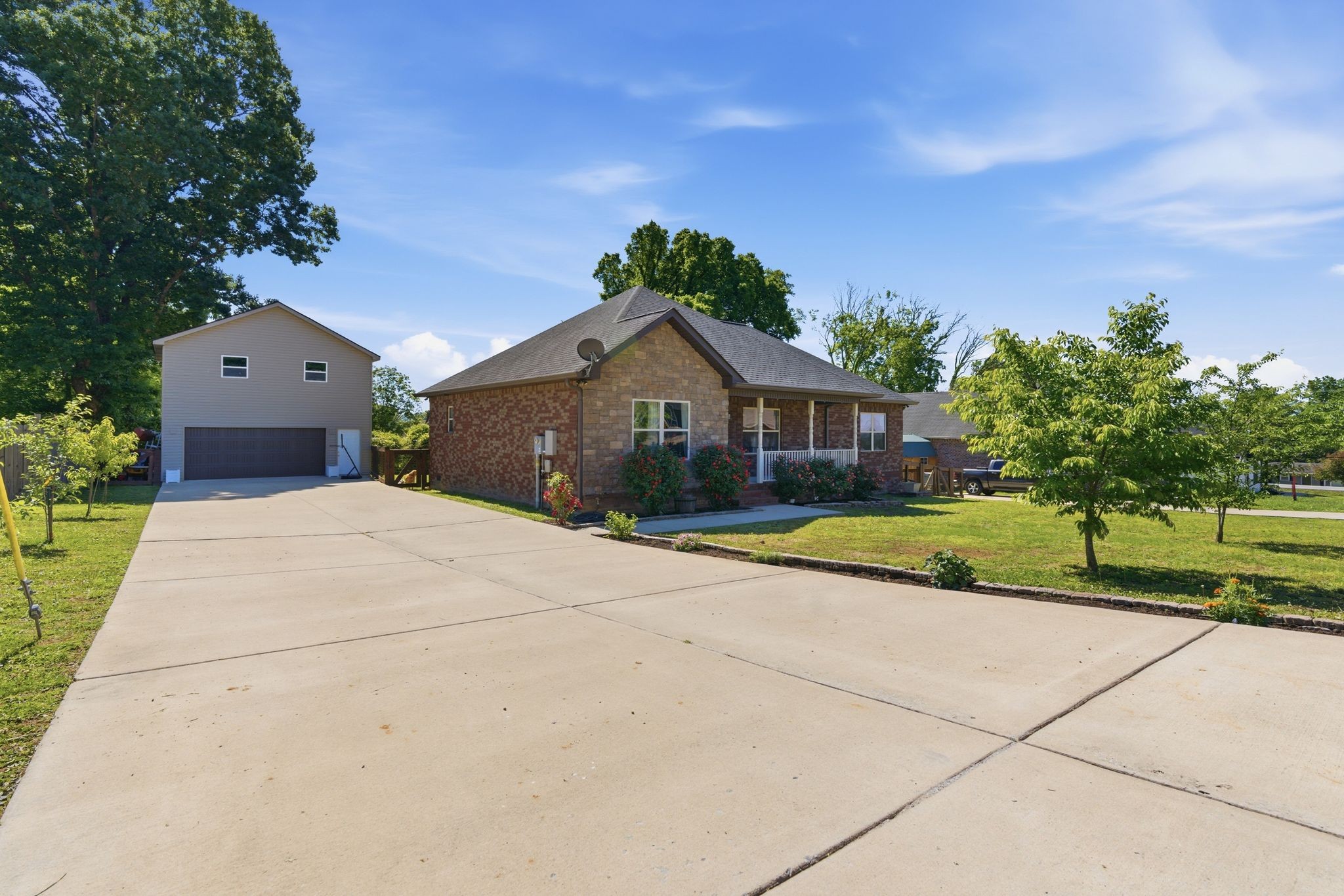 100 Mockingbird Ln