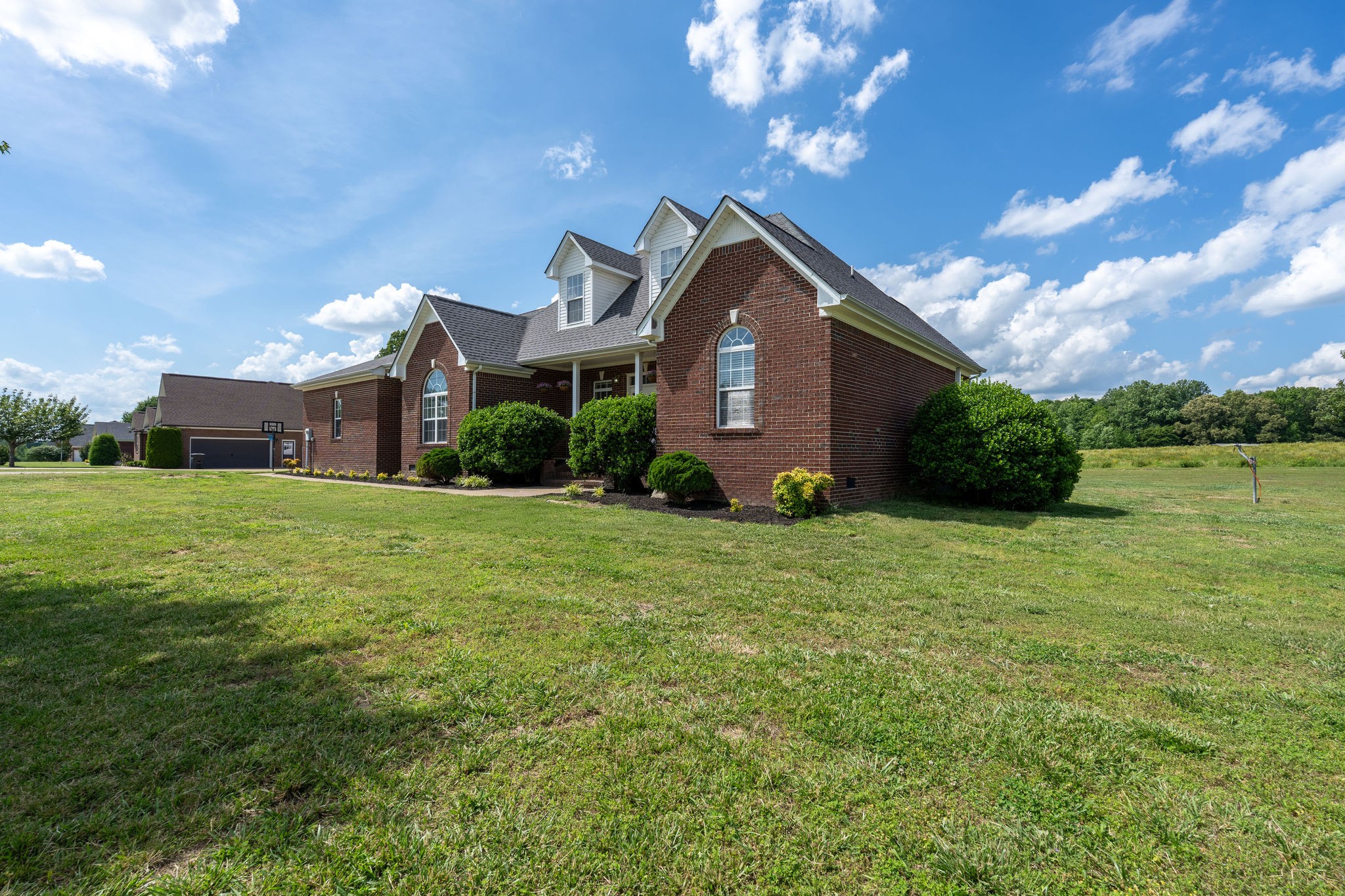 387 Center Point Dr