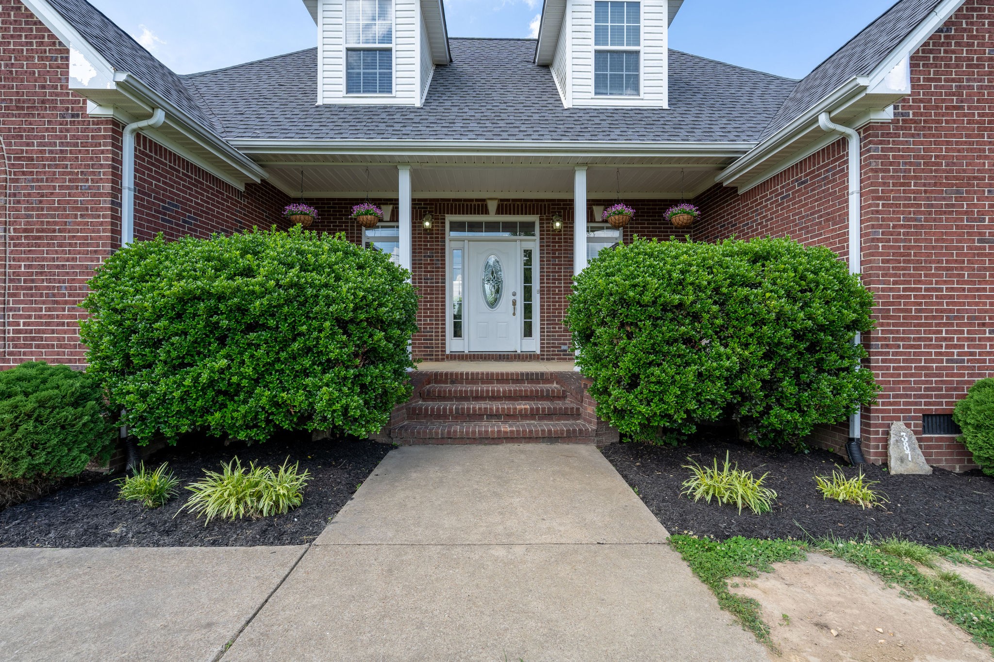 387 Center Point Dr