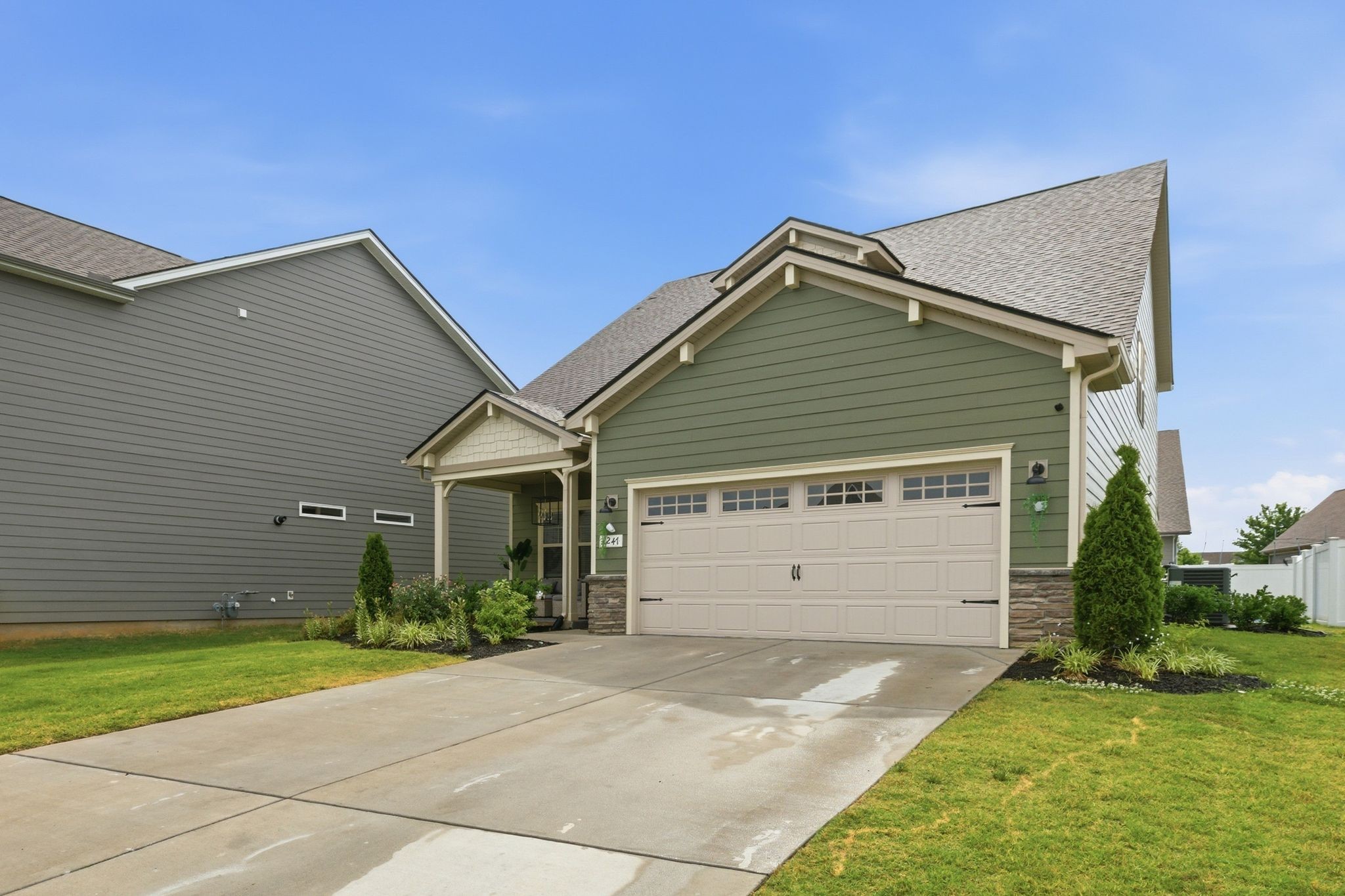 3247 Starwood Dr