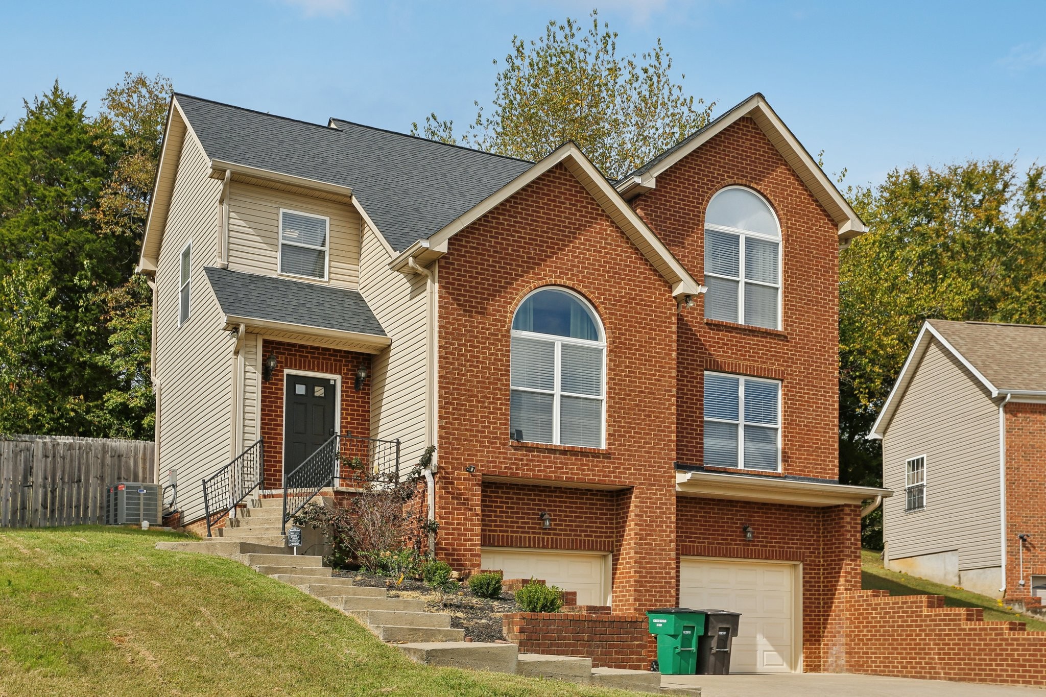 2048 Harvest Ln