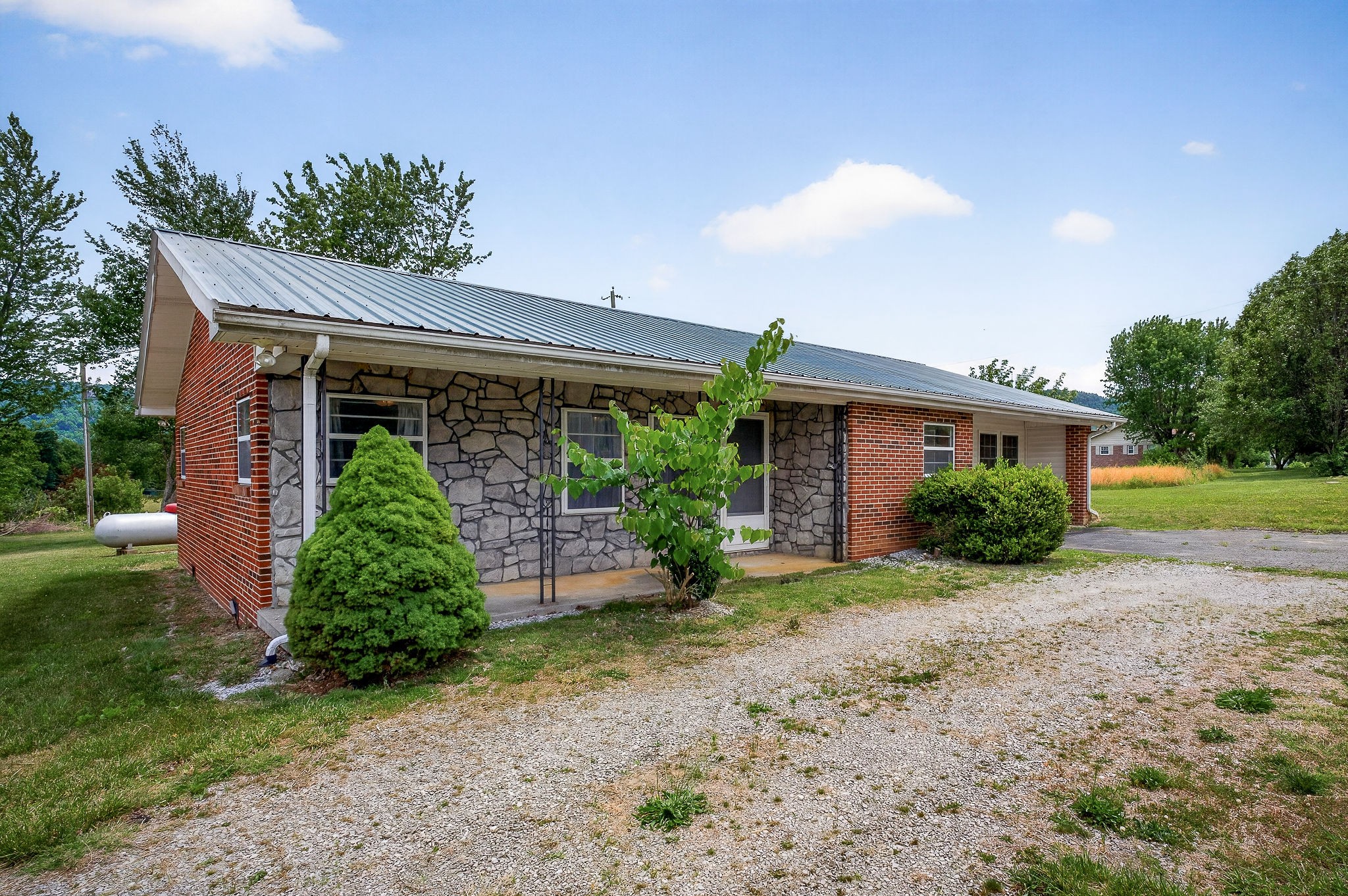 1372 Jamestown Hwy