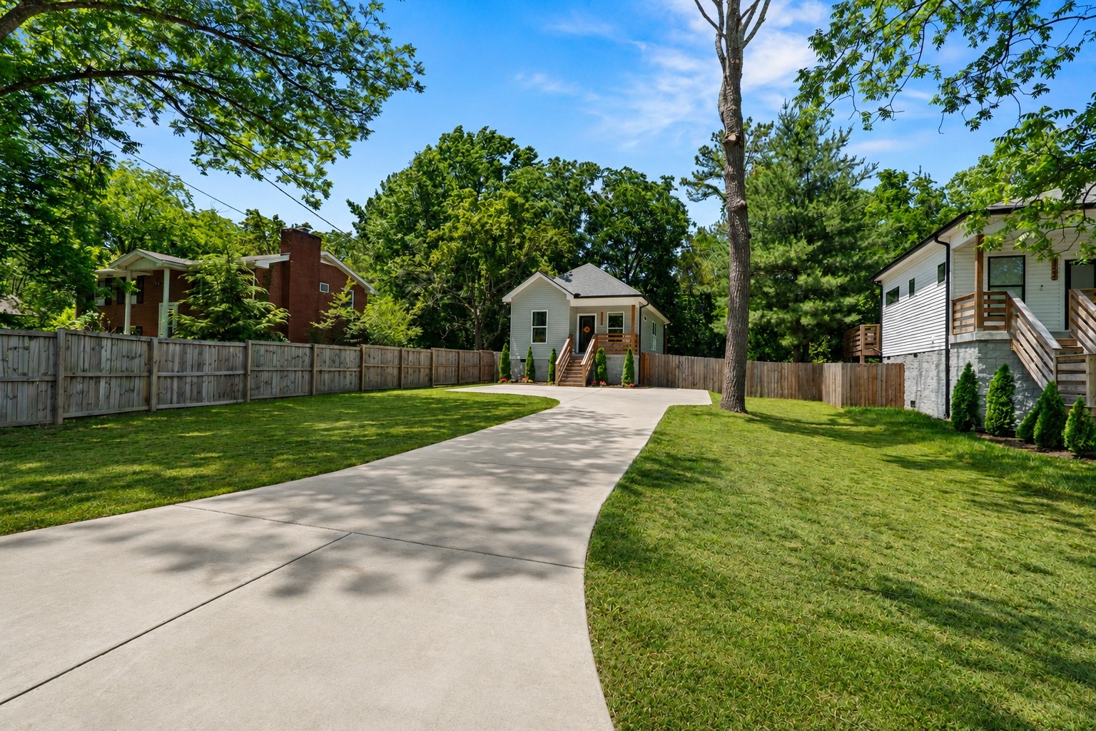 1102 Fernbank Dr