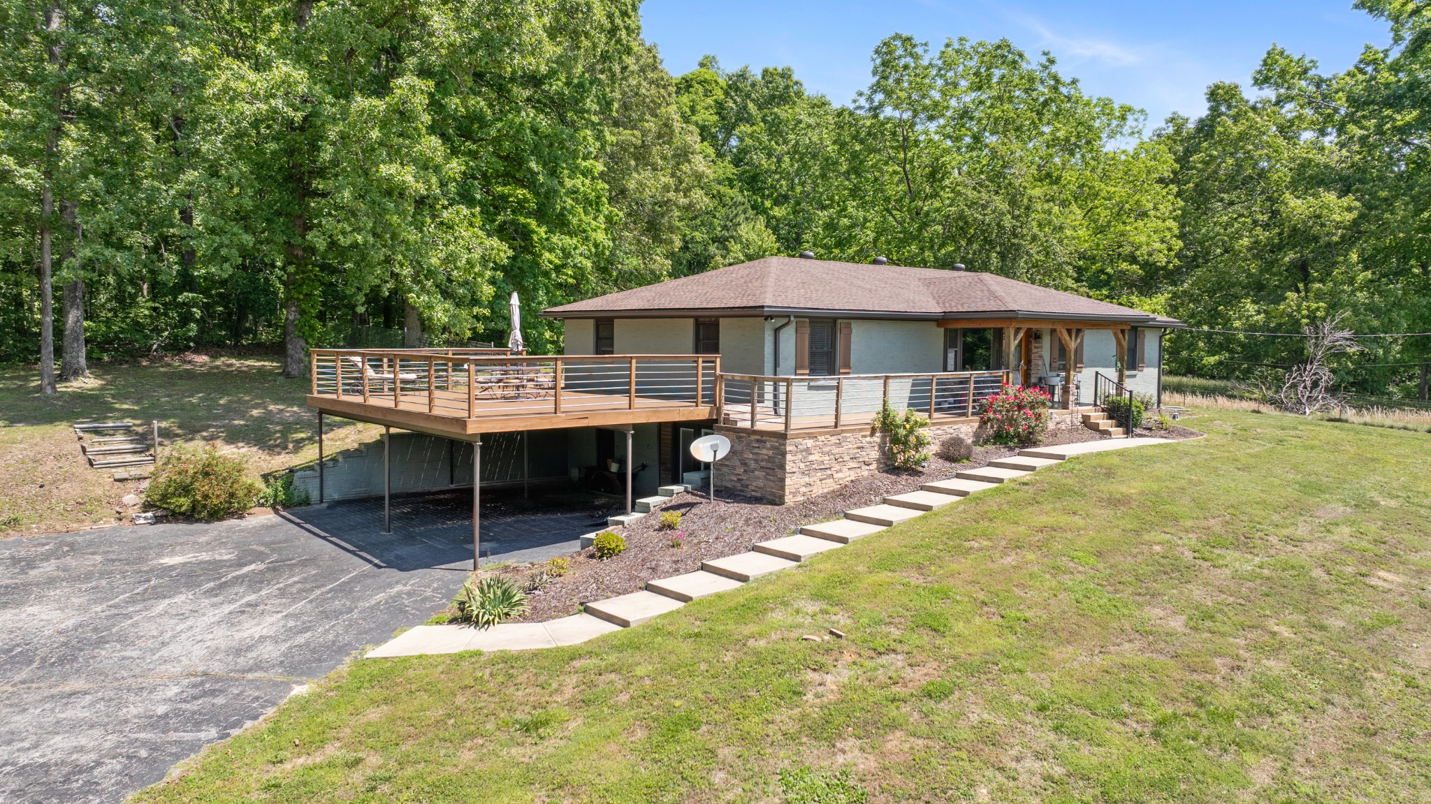 7623 Highway 100