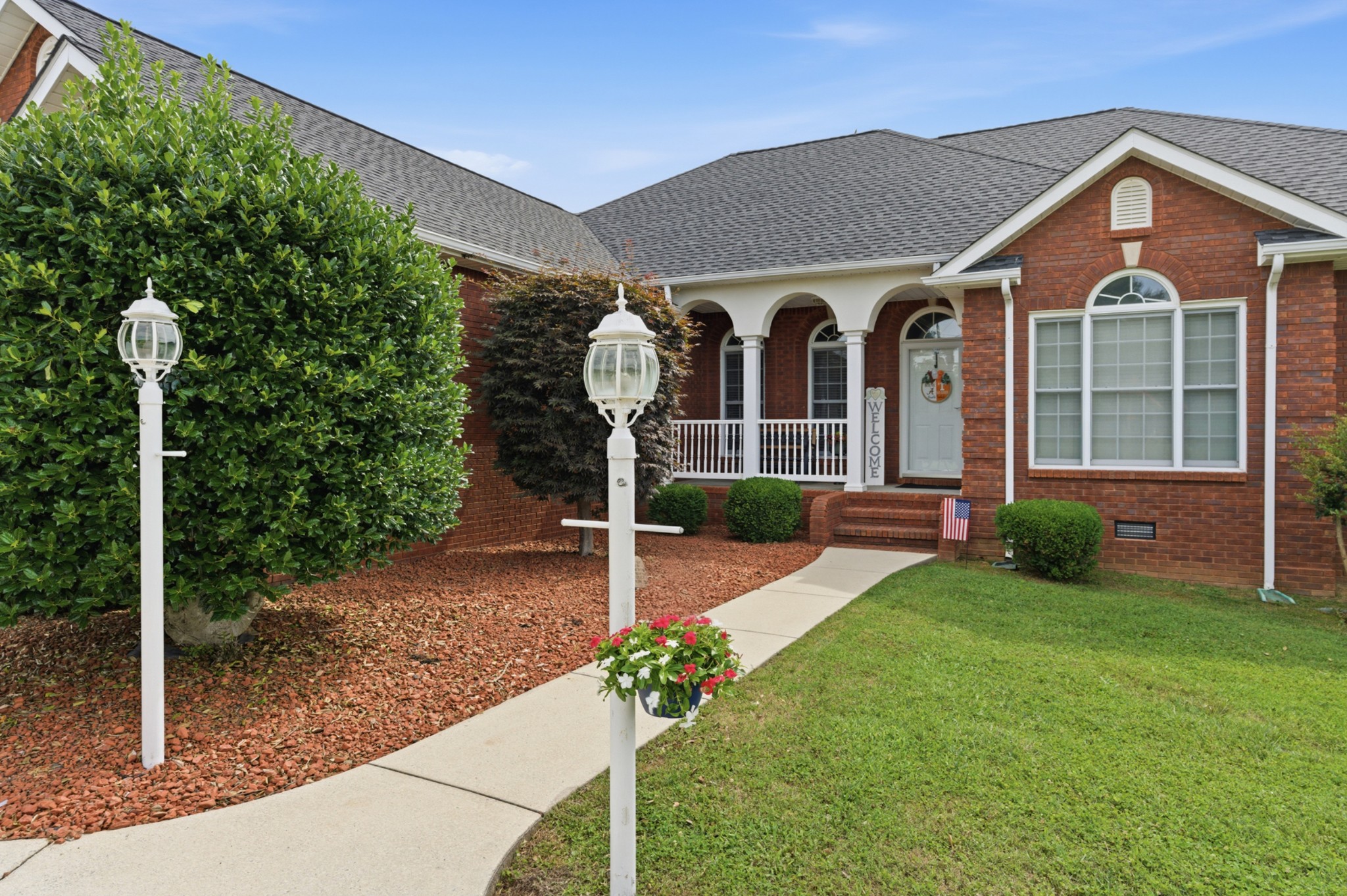 584 Golf Club Dr