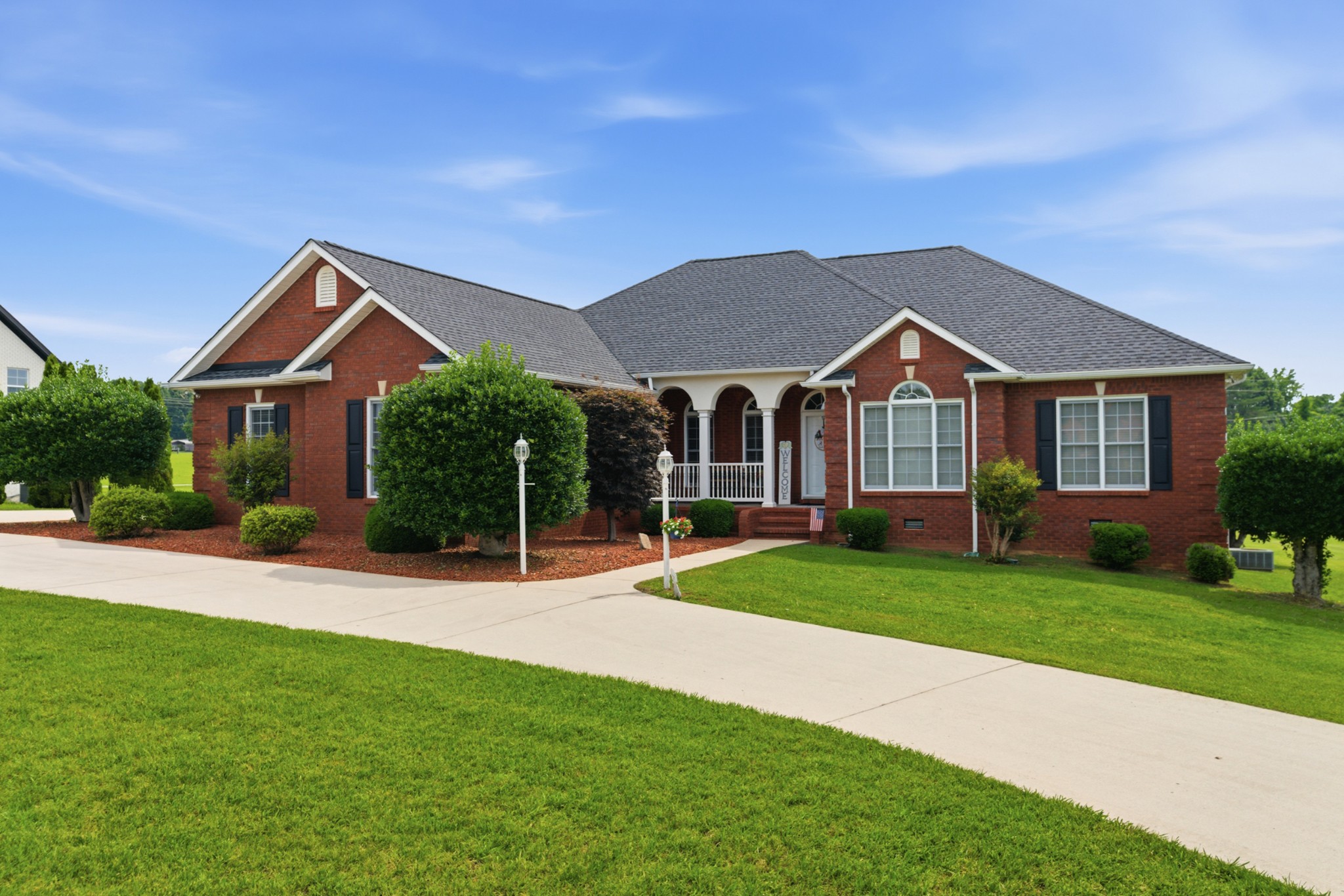 584 Golf Club Dr