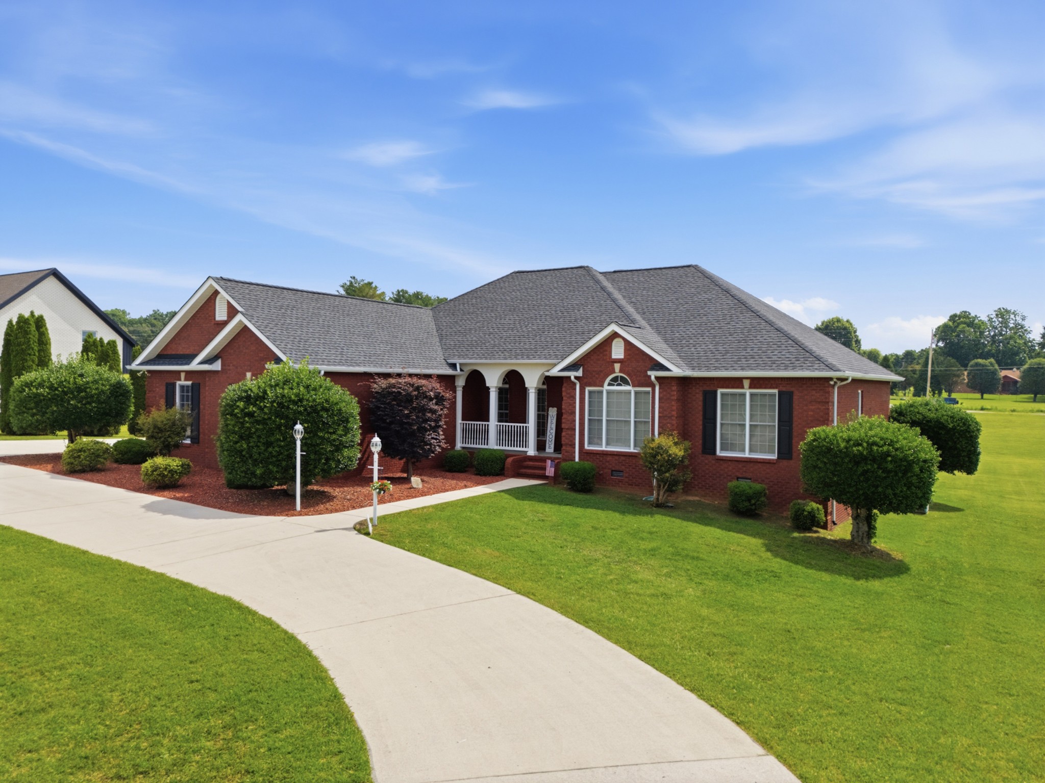 584 Golf Club Dr