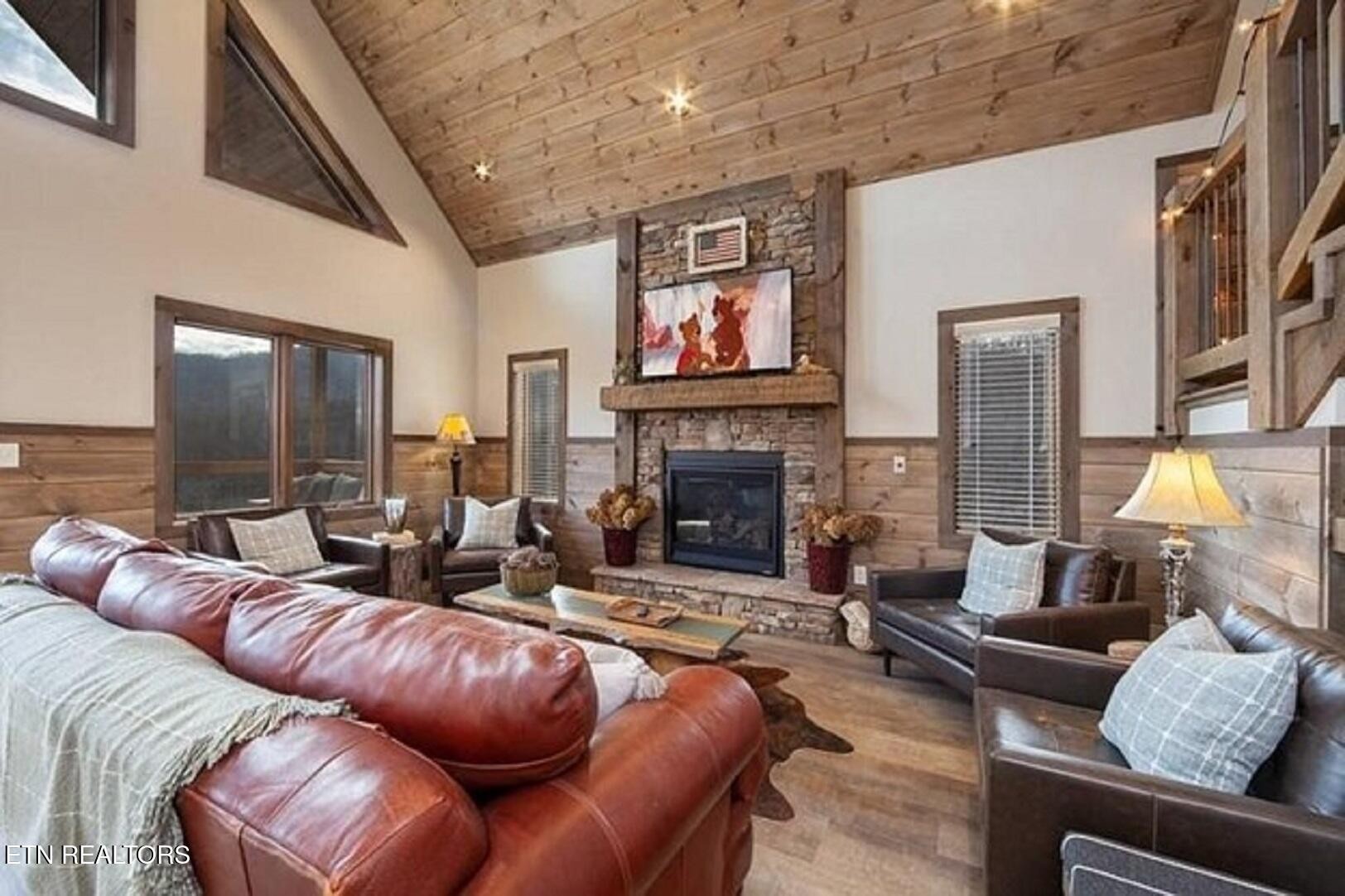 1563 Mountain Dreams Way