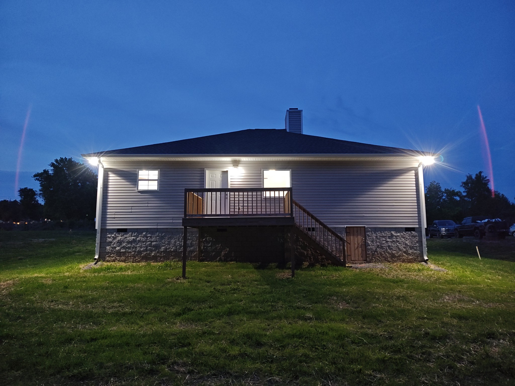 689 W Main St