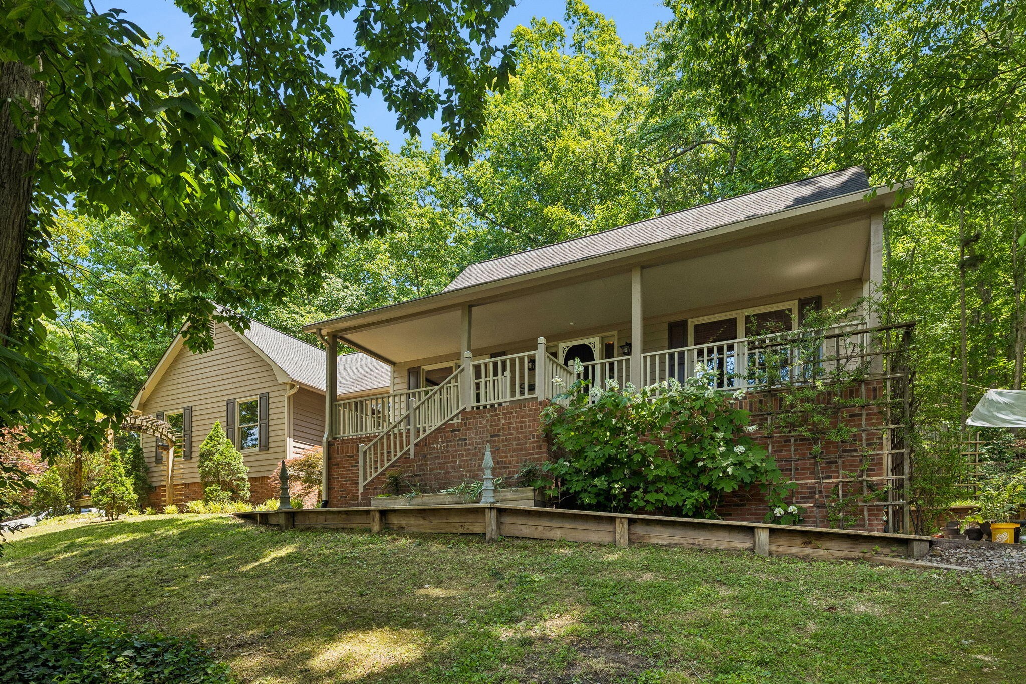 2013 Laurel Springs Drive, NW
