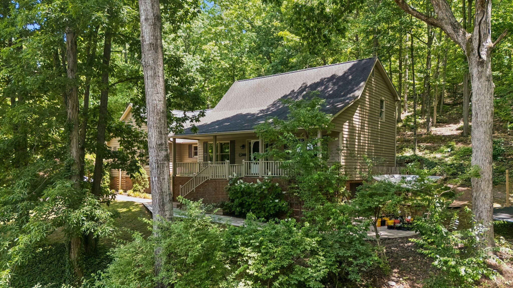 2013 Laurel Springs Drive, NW