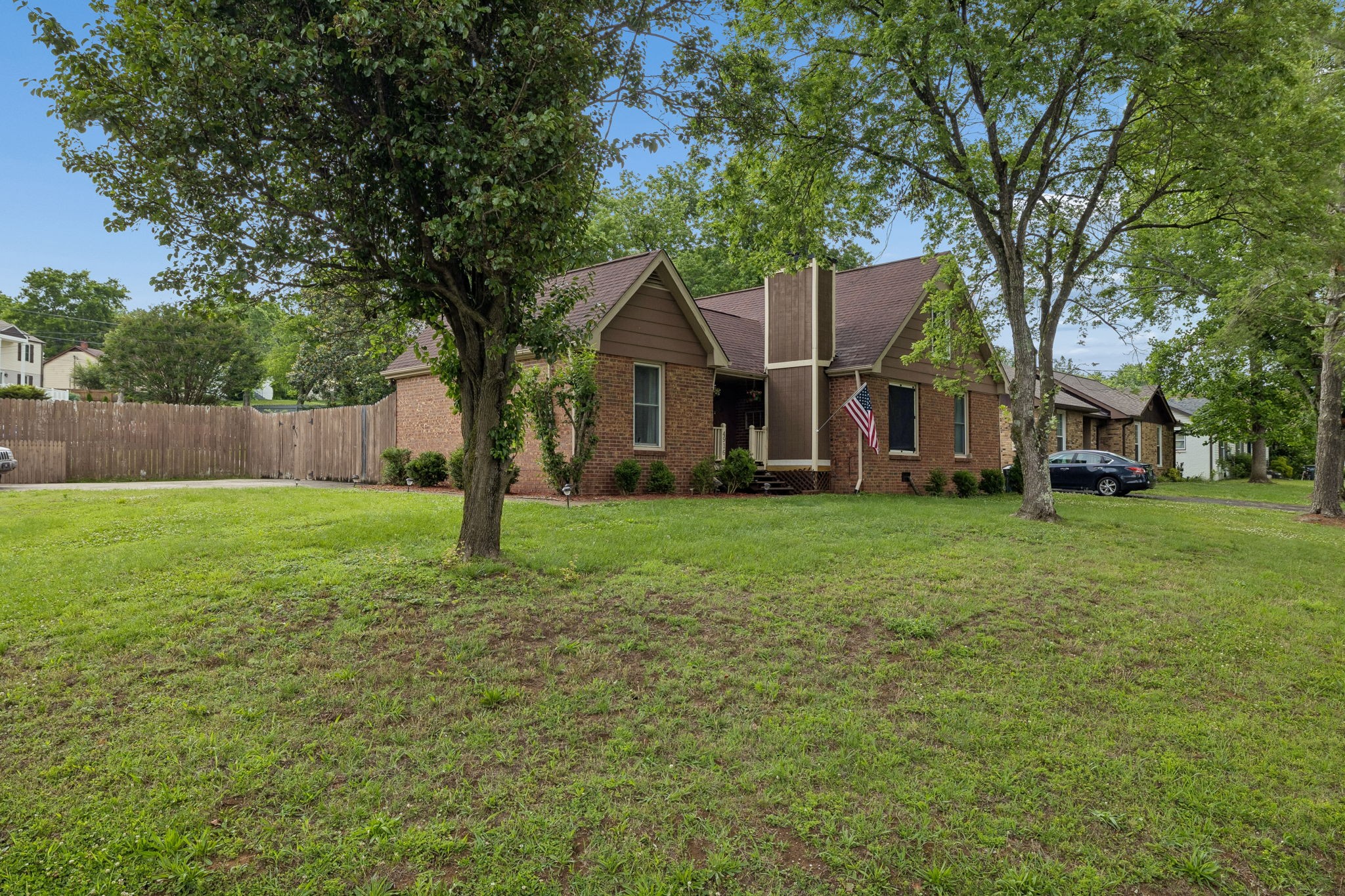 4916 Shadowlawn Dr