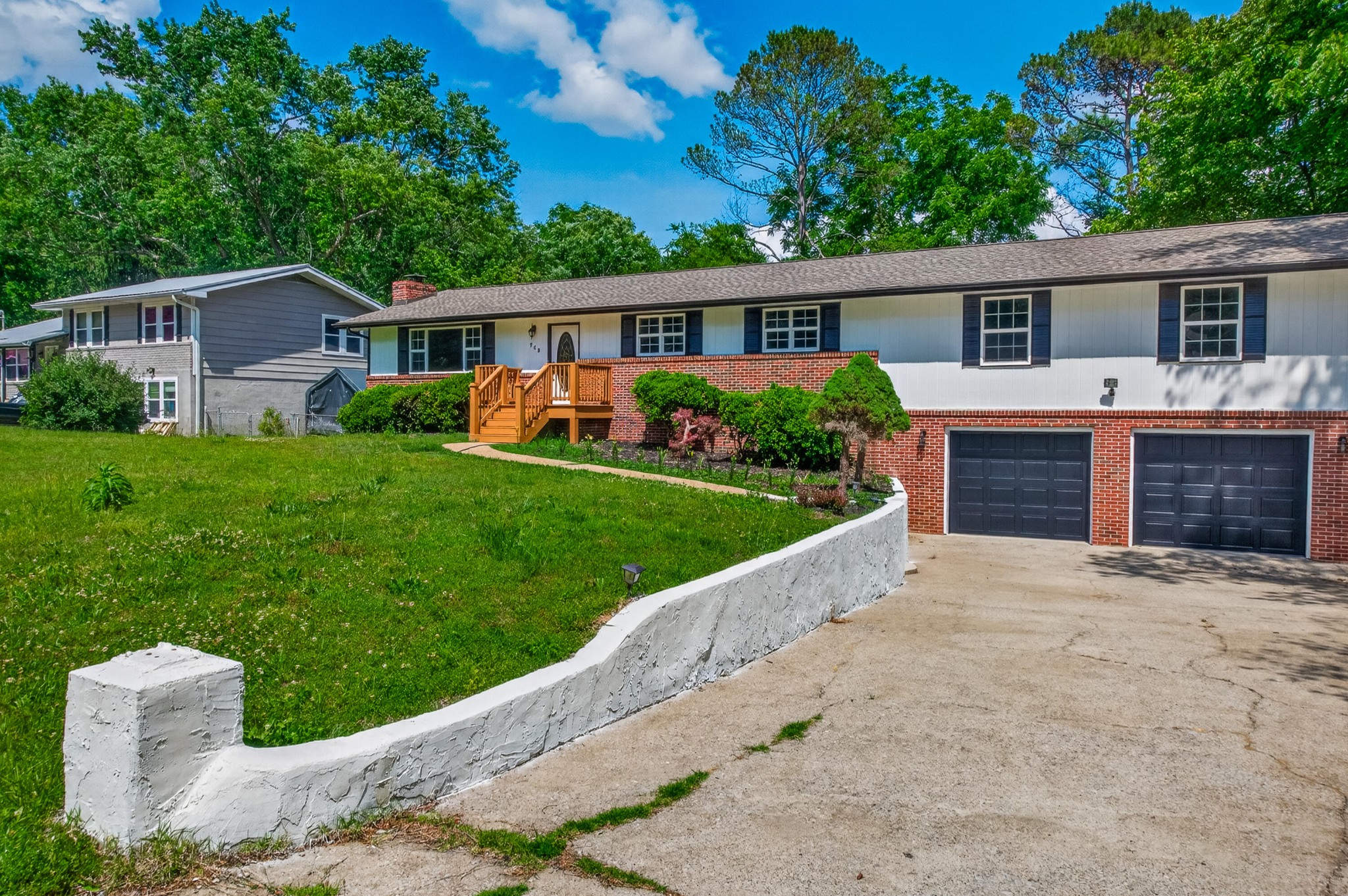 968 W Circle Drive