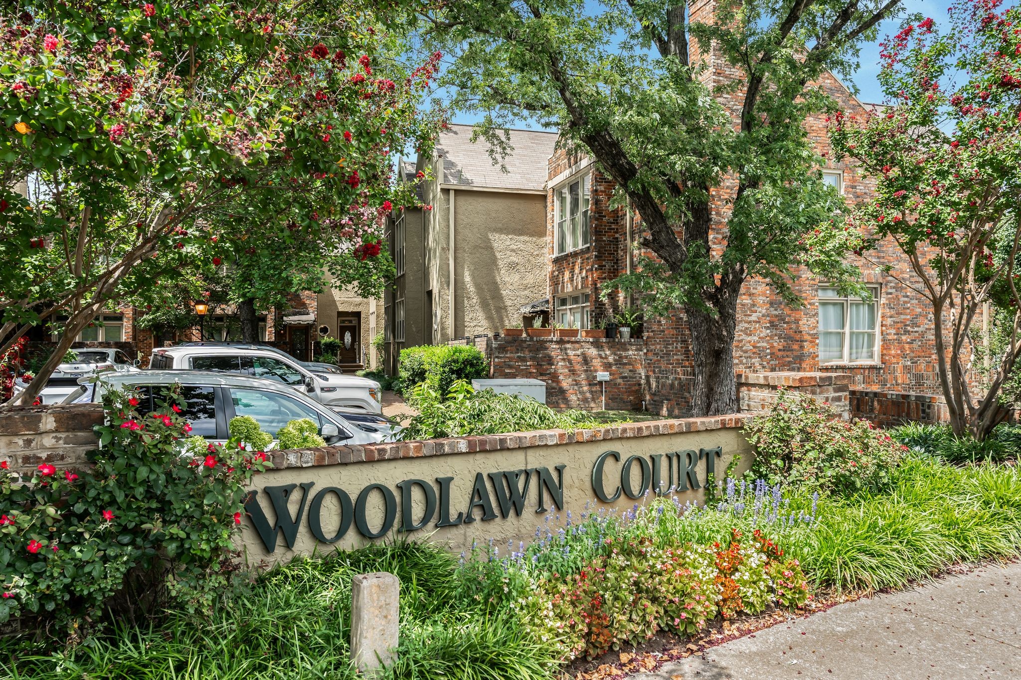 2828 Woodlawn Drive