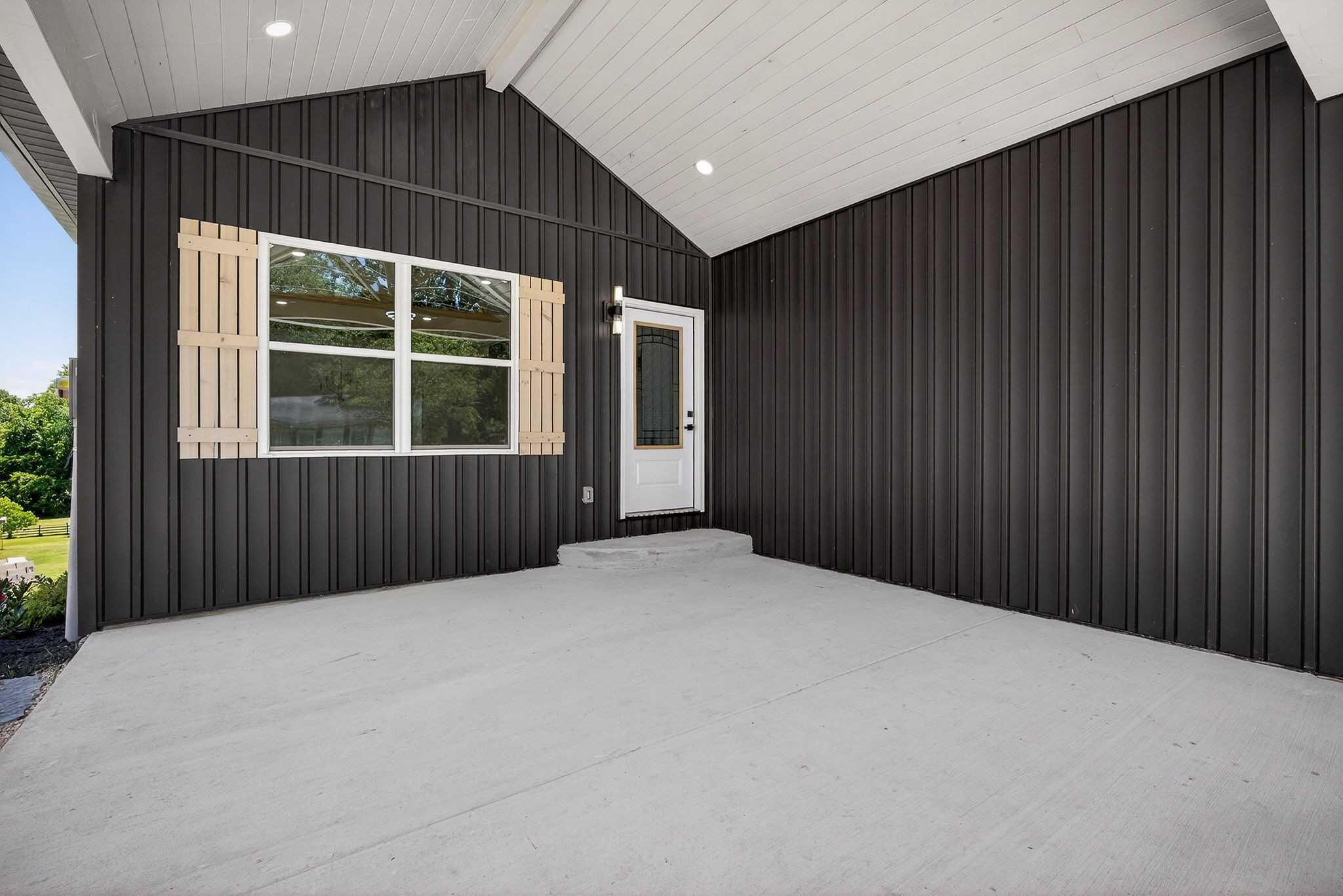 212 Twin Oaks Road