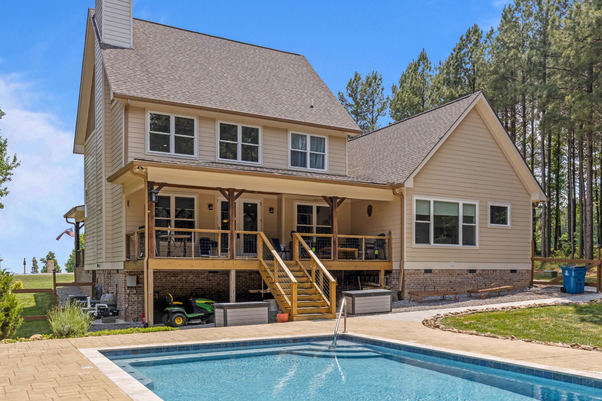 2485 River Bluffs Drive