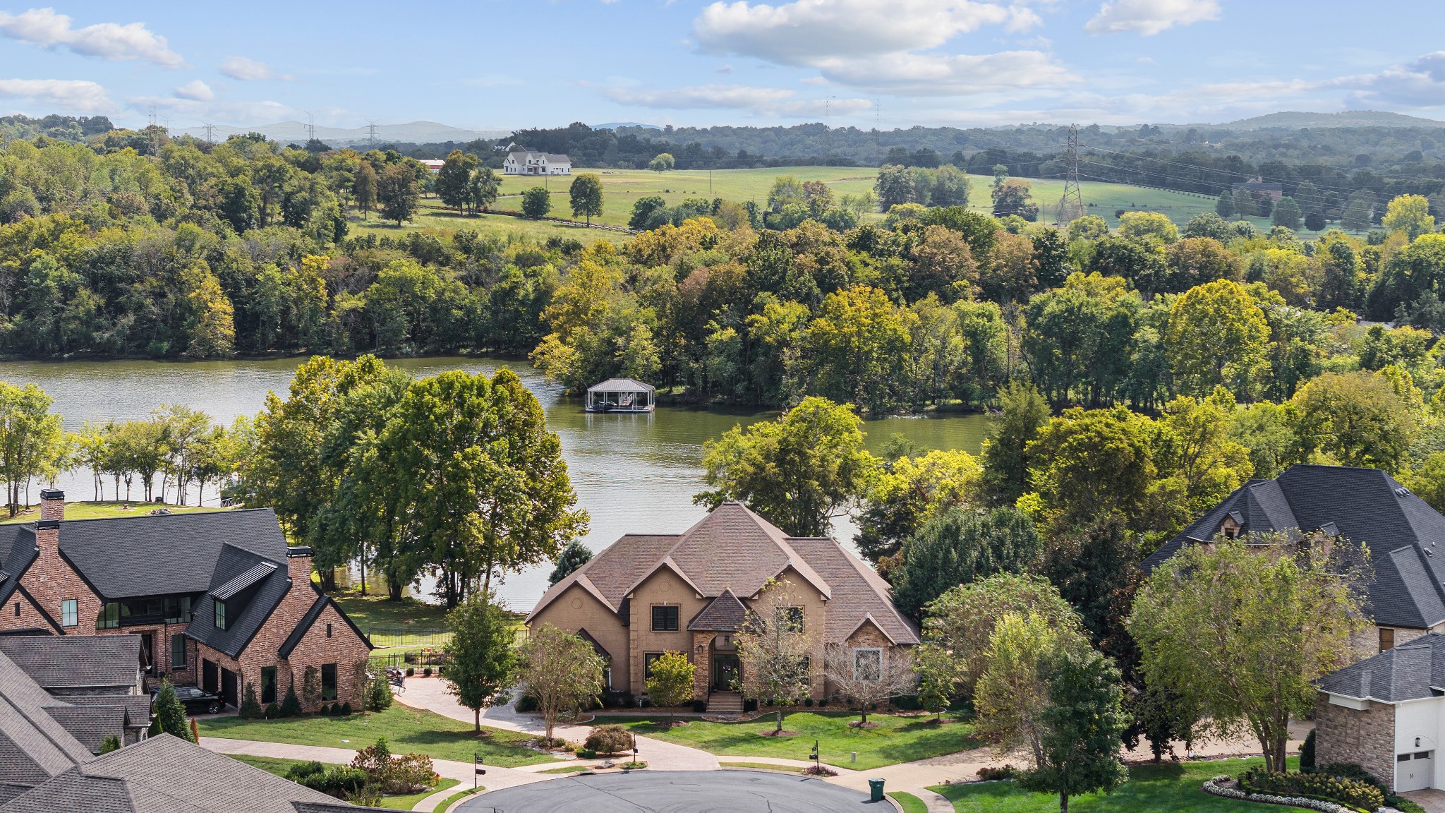 824 Stonebrook Dr