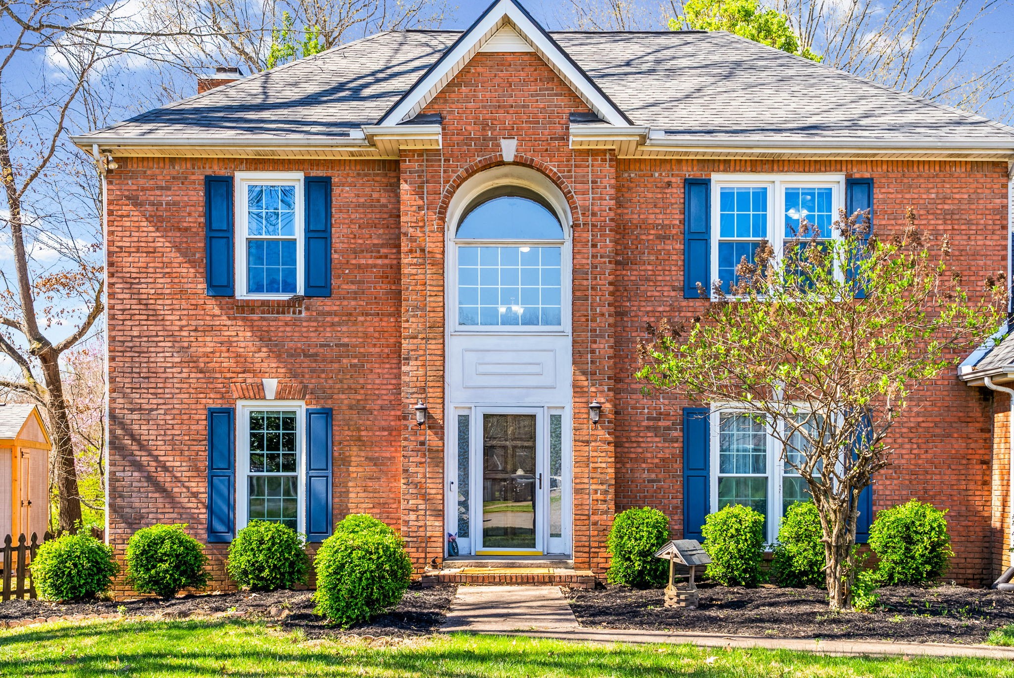 206 Longwood Ln