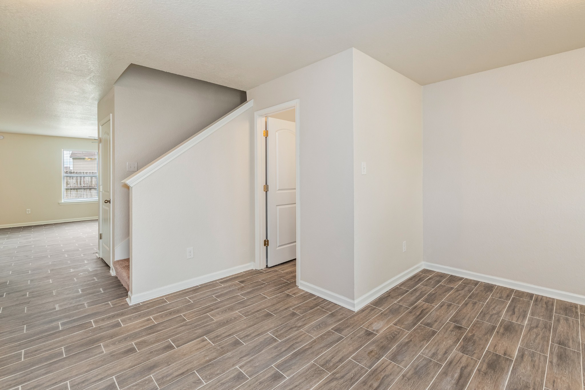 3326 Drysdale Dr