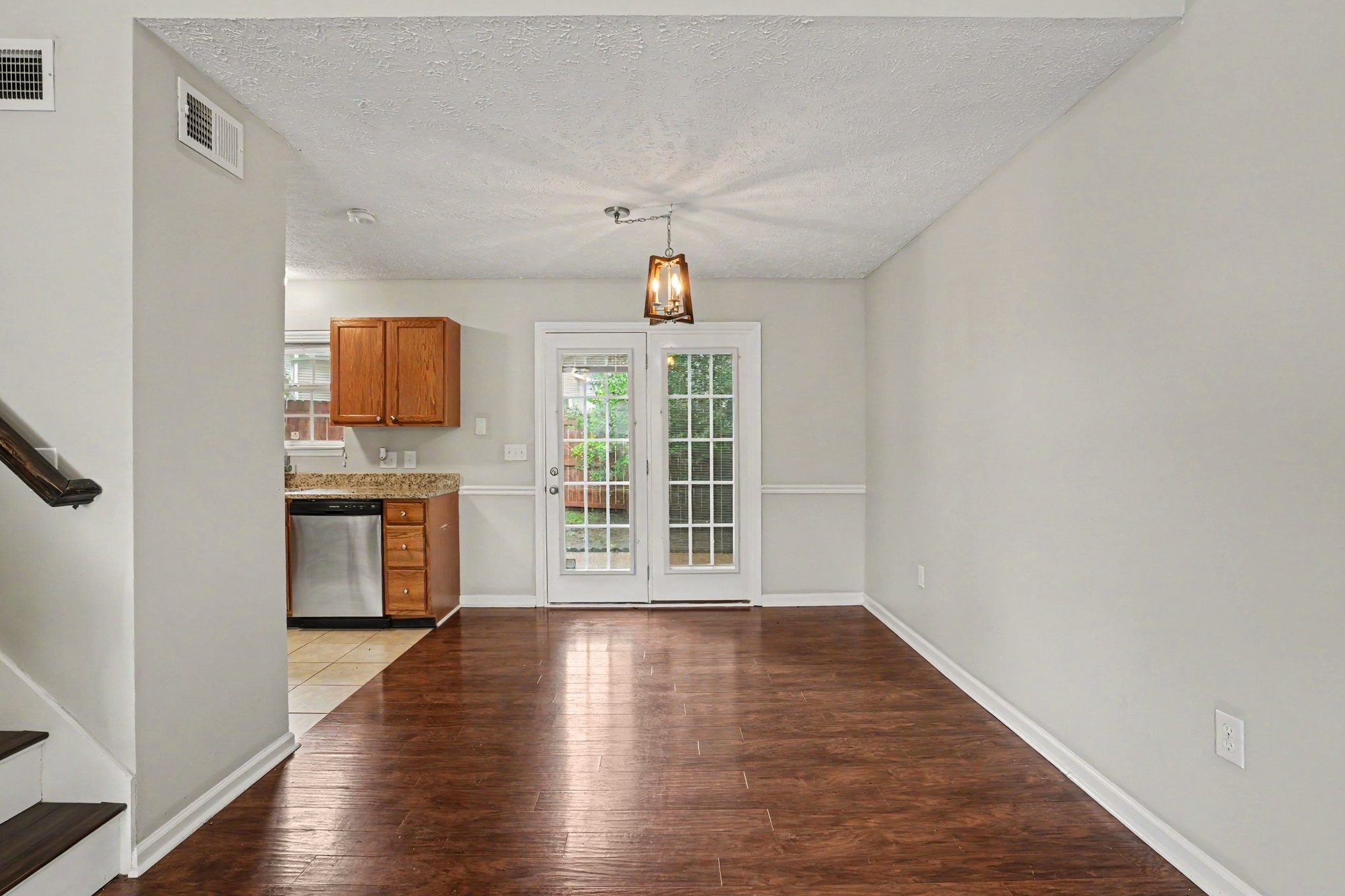 103 Village Ct
